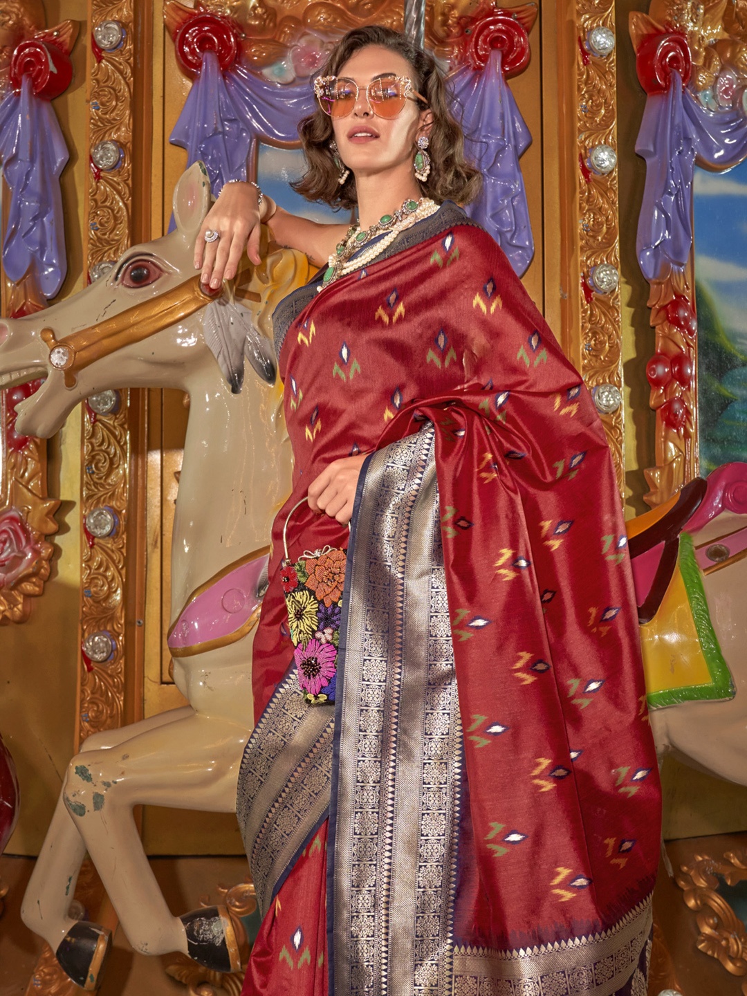 

Mitera Ethnic Motif Zari Woven Banarasi Saree, Maroon