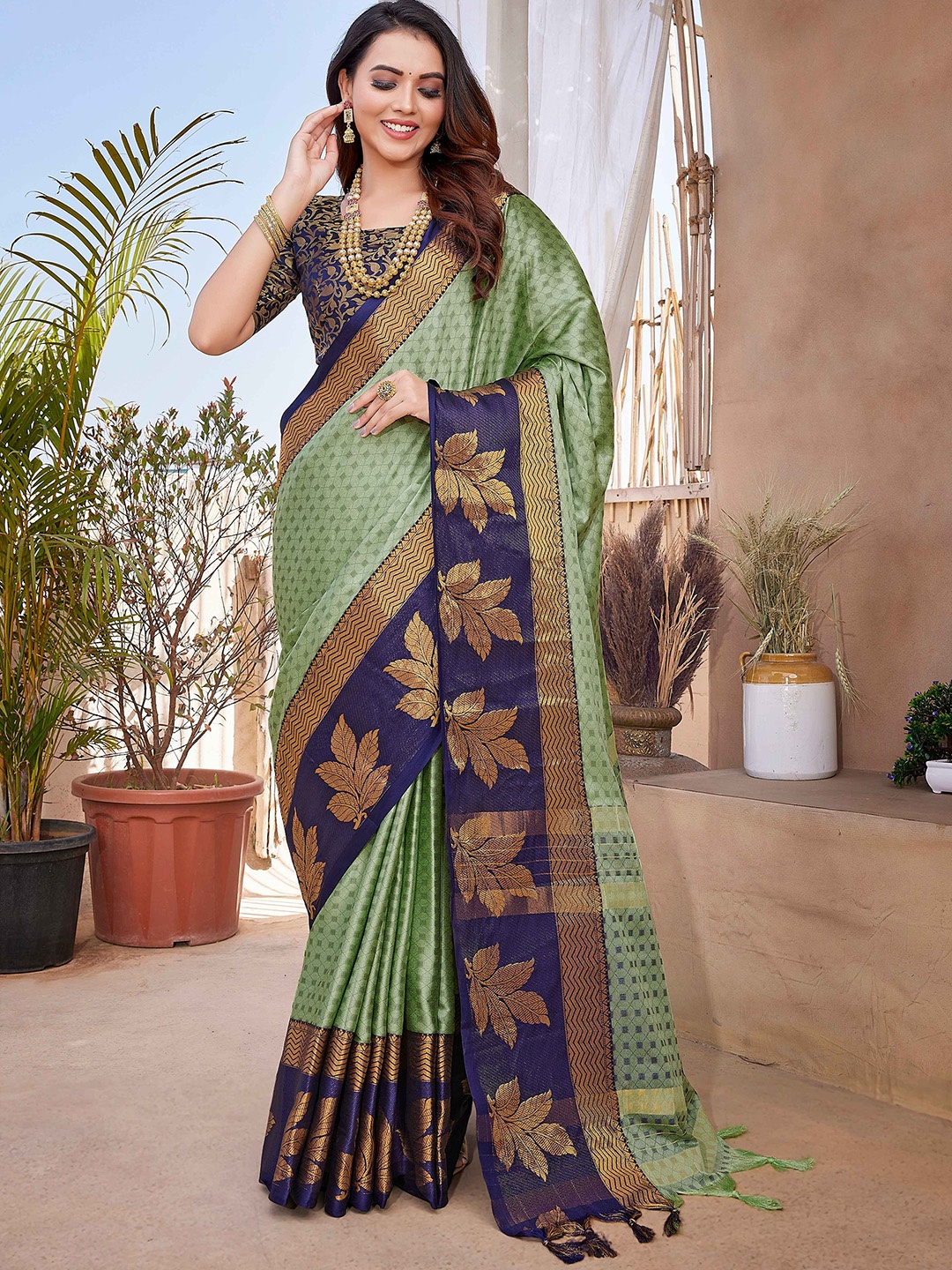

Rhey Woven Design Zari Saree, Lime green