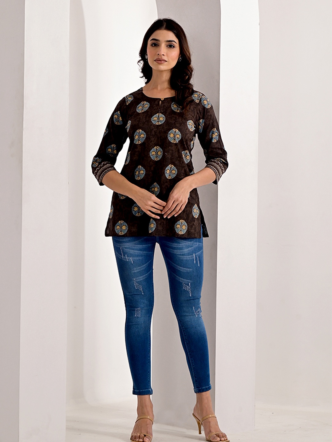 

ARAVALII Printed Above-Knee Length Kurti, Brown