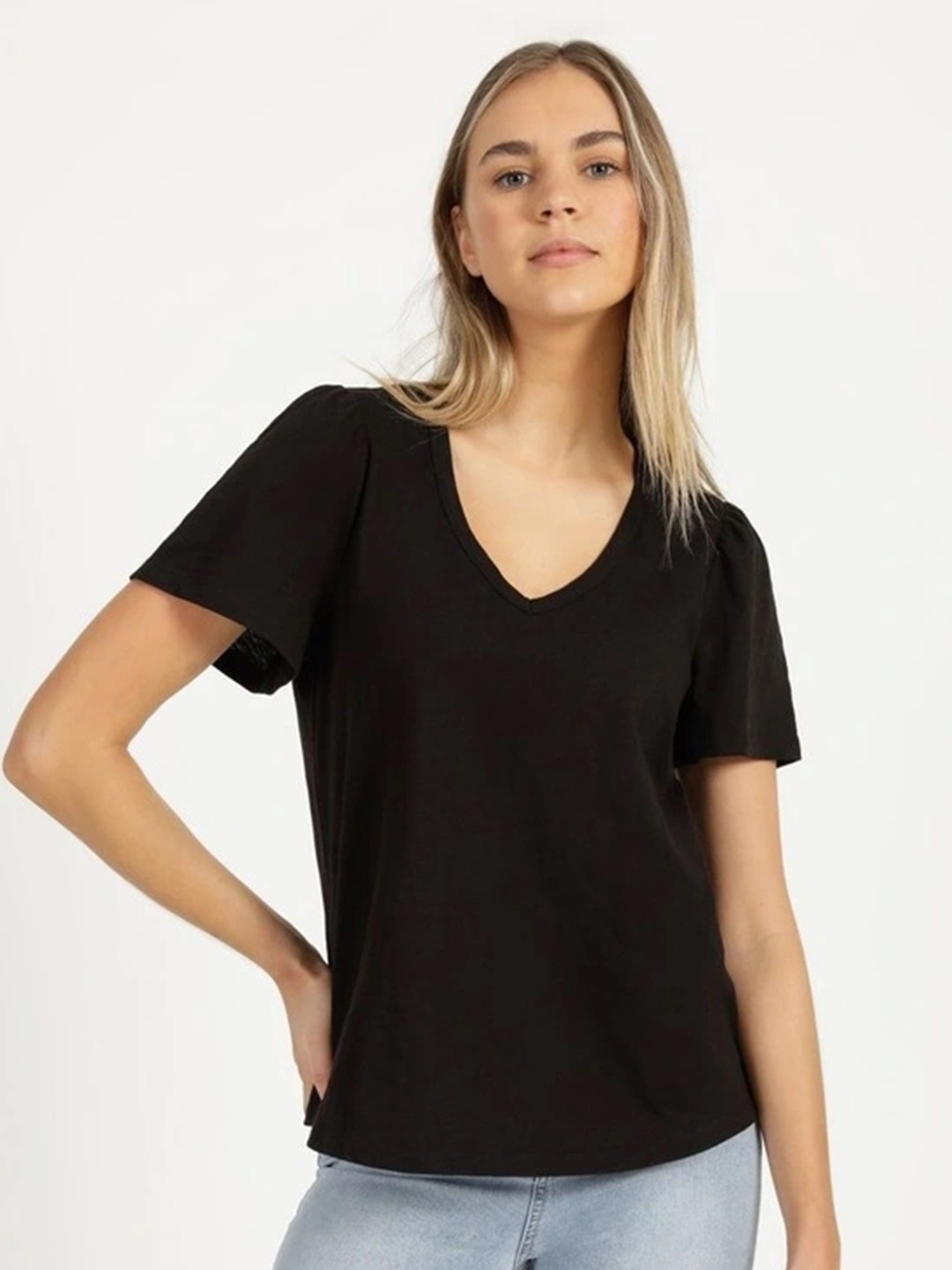 

COLOR CAPITAL Women 2 V-Neck Extended Sleeves Pockets T-shirt, Black