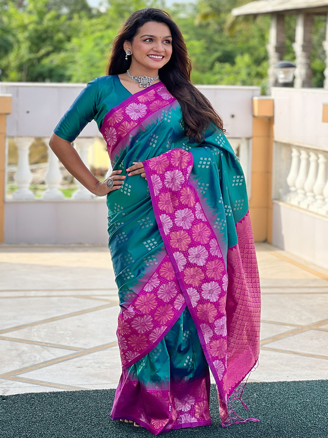 

LeeliPeeri Designer Ethnic Motif Zari Woven Saree, Blue