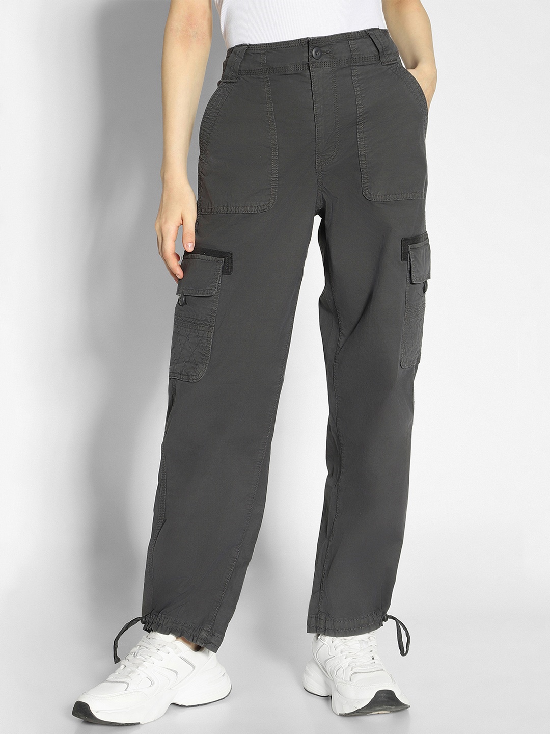 

AMERICAN EAGLE OUTFITTERS Women Cargos Trousers, Grey
