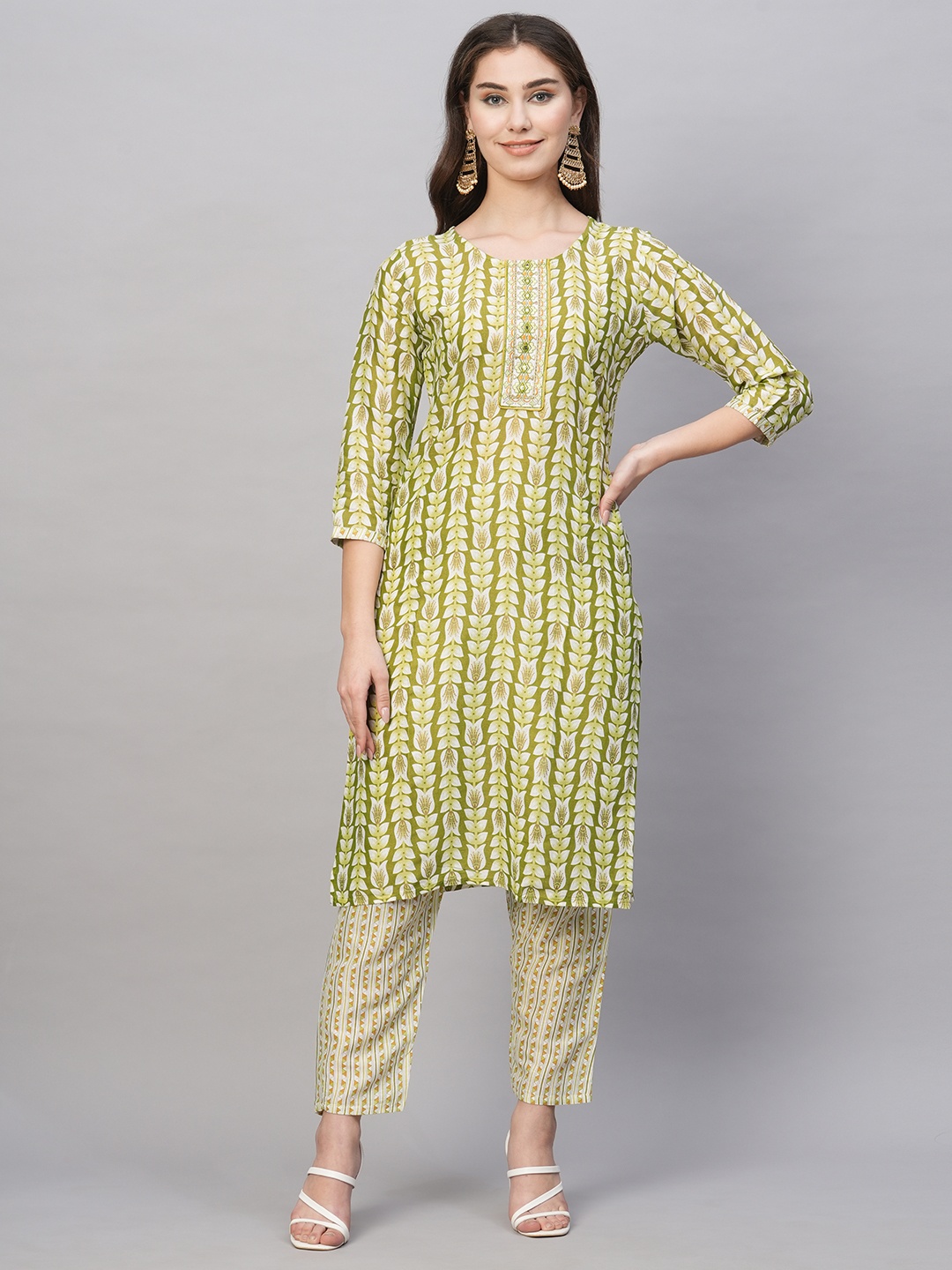 

Kiana Ethnic Motifs Printed Pure Cotton Straight Kurta with Trousers, Green