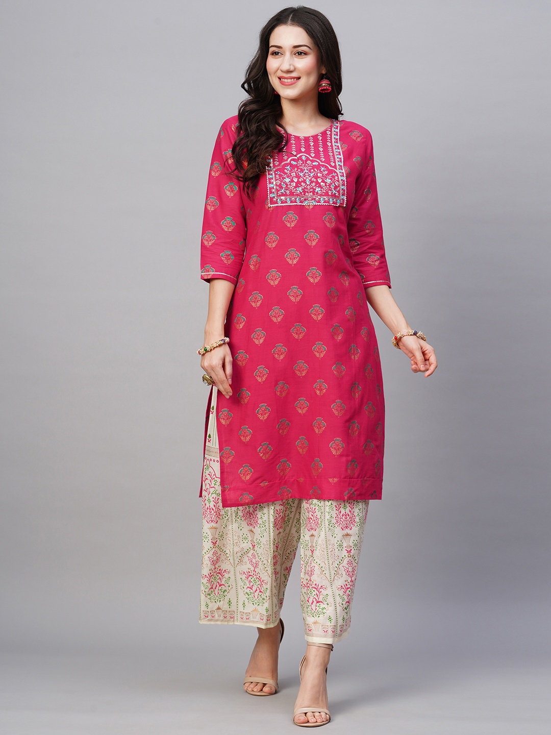 

Kiana Women Ethnic Motifs Embroidered Regular Kurta with Palazzos, Pink