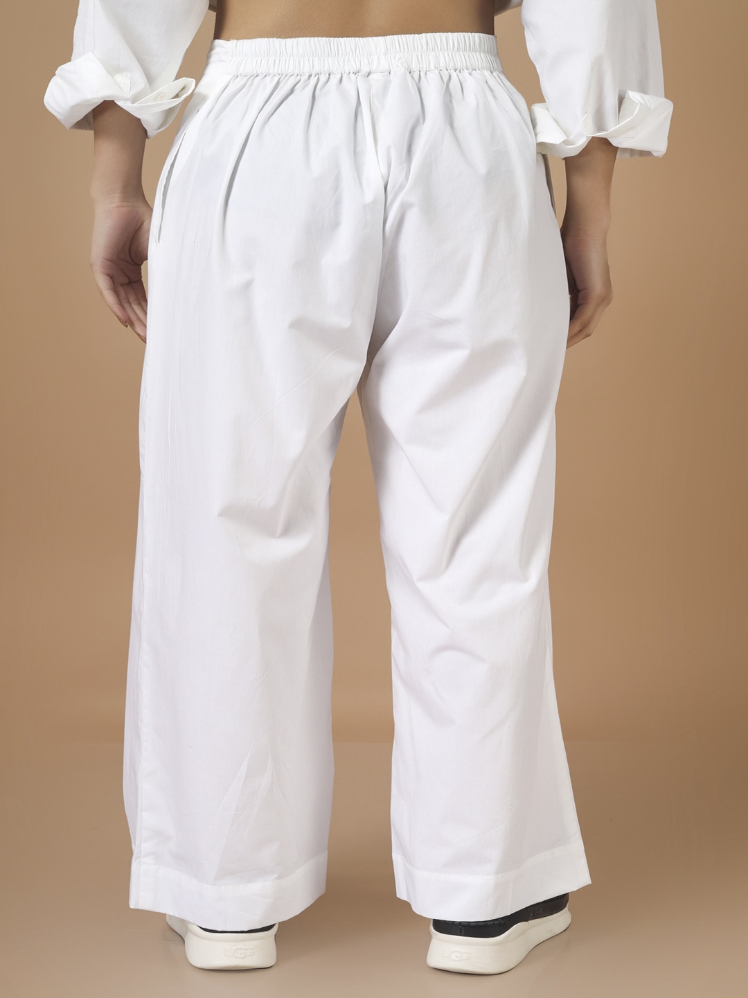 

VASSTRAM Women Relaxed Loose Fit Trousers, White