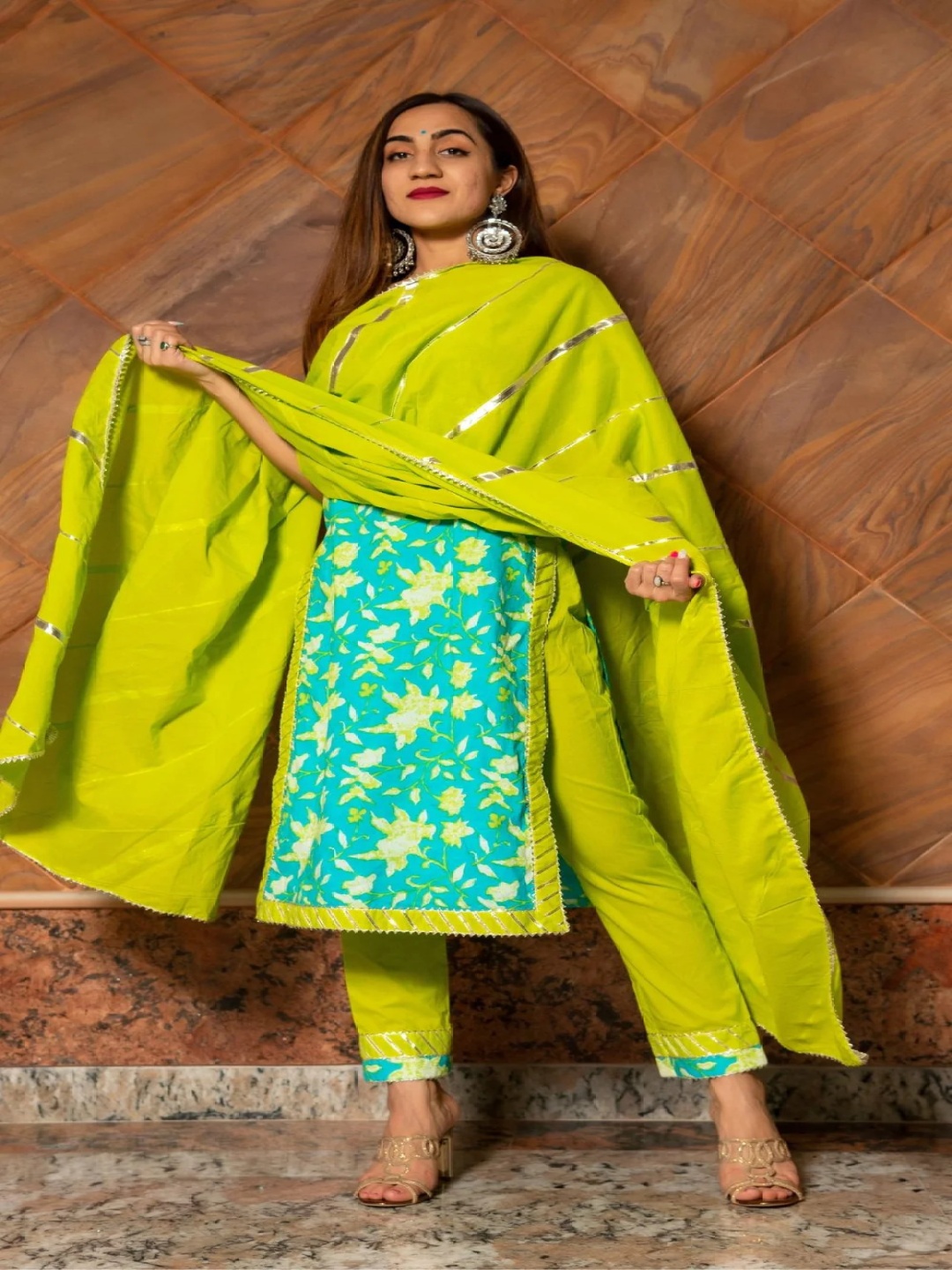 

Pomcha Women Floral Printed Gotta Patti Pure Cotton Kurta with Palazzos & With Dupatta, Green