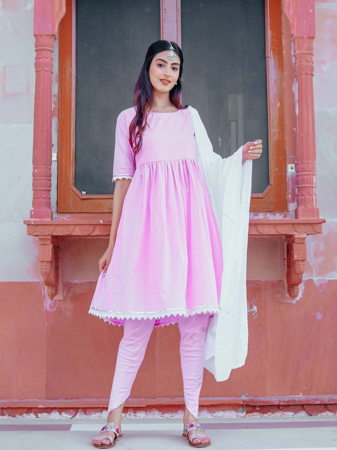 

Chandbaali Eound Neck Pure Cotton Anarkali Kurta with Trousers & Dupatta, Pink