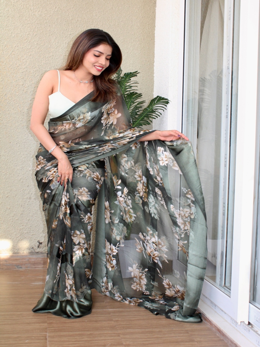 

SANJANA SILK Floral Printed Pure Georgette Saree, Green
