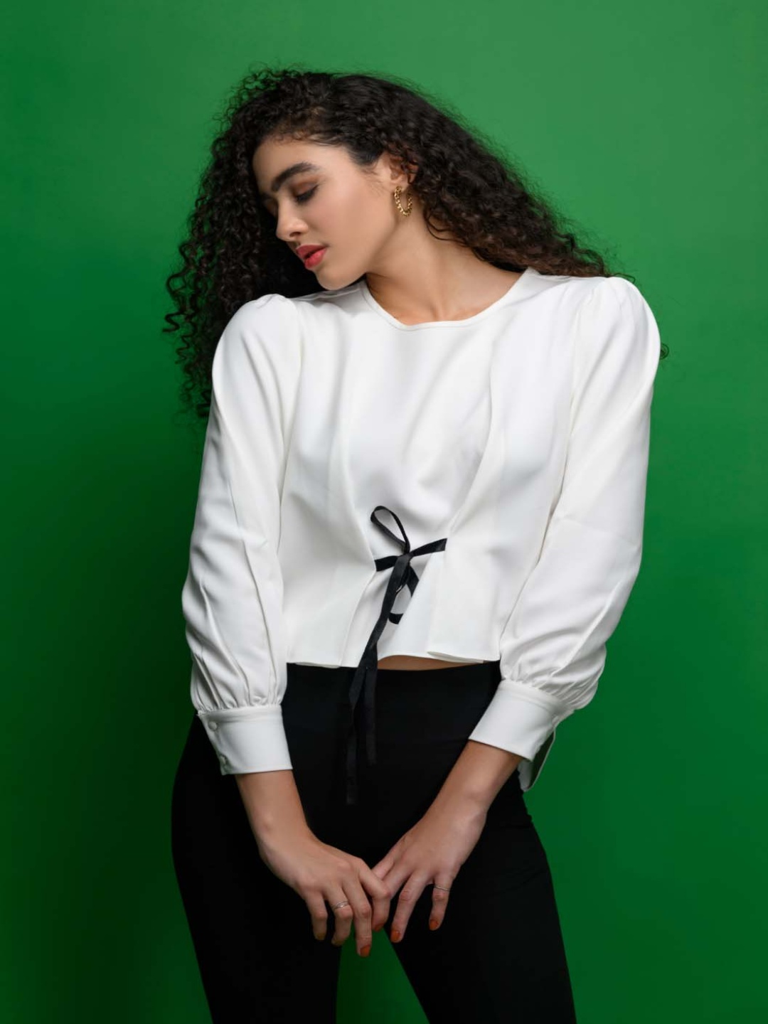 

MEEAMI FASHION Round Neck Tie Up High Low Top, White
