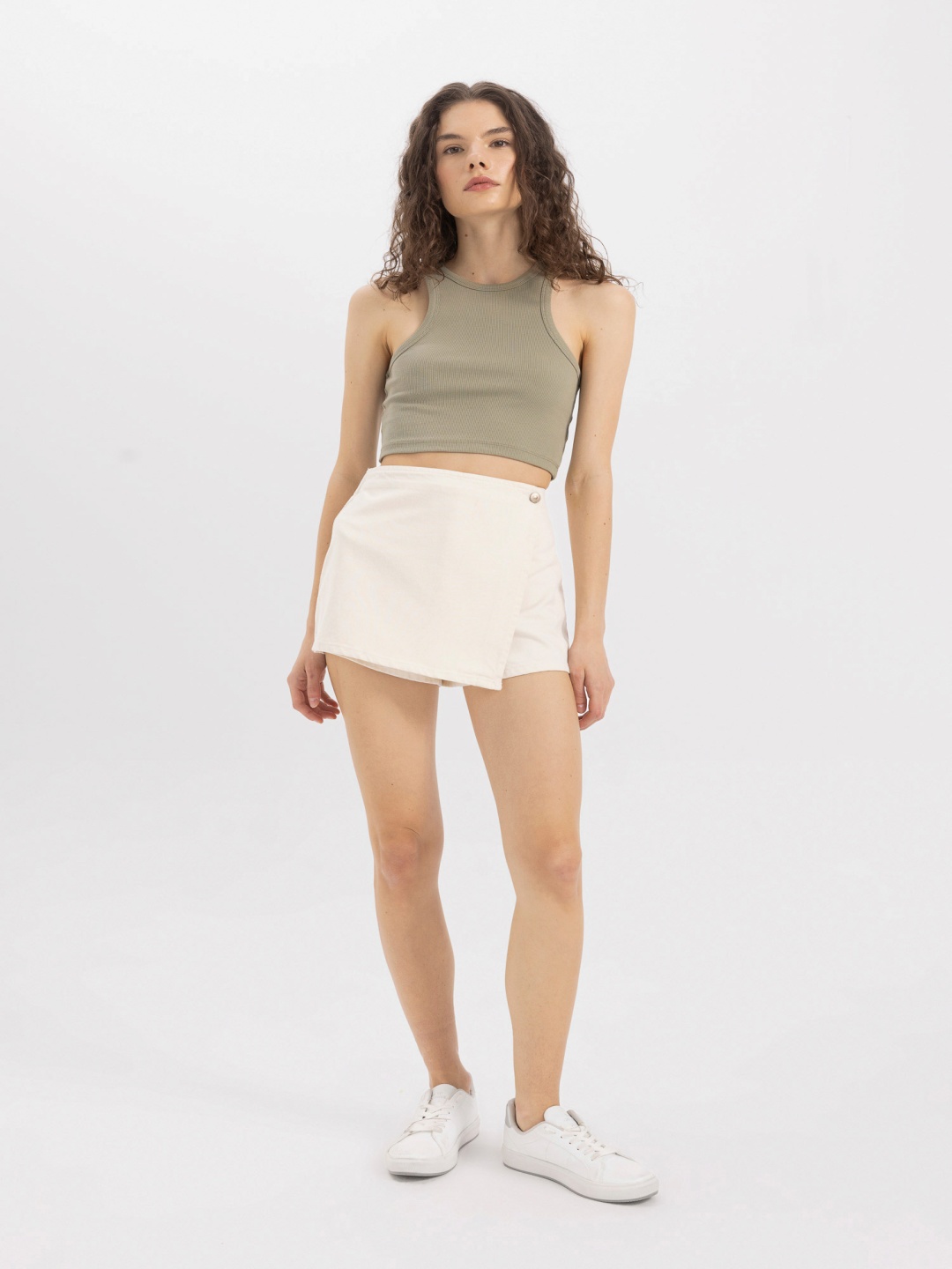 

DeFacto Women Solid Shorts, Beige
