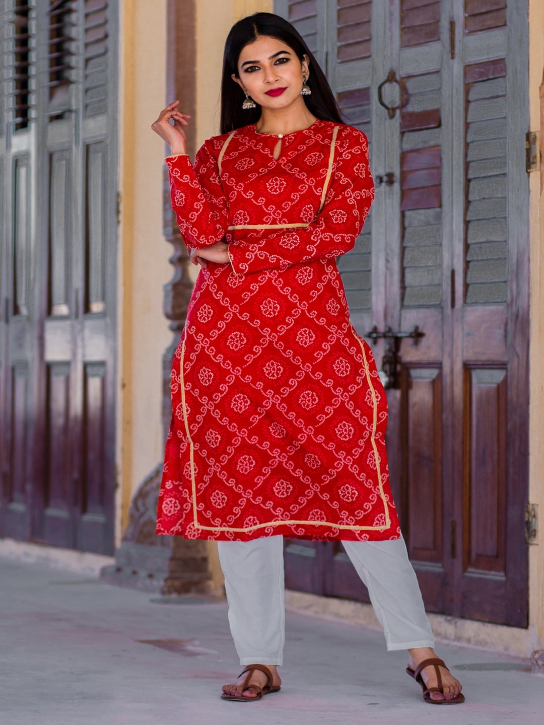 

Chandbaali Bandhani Printed Keyhole Neck Pure Cotton Kurta with Trousers, Red