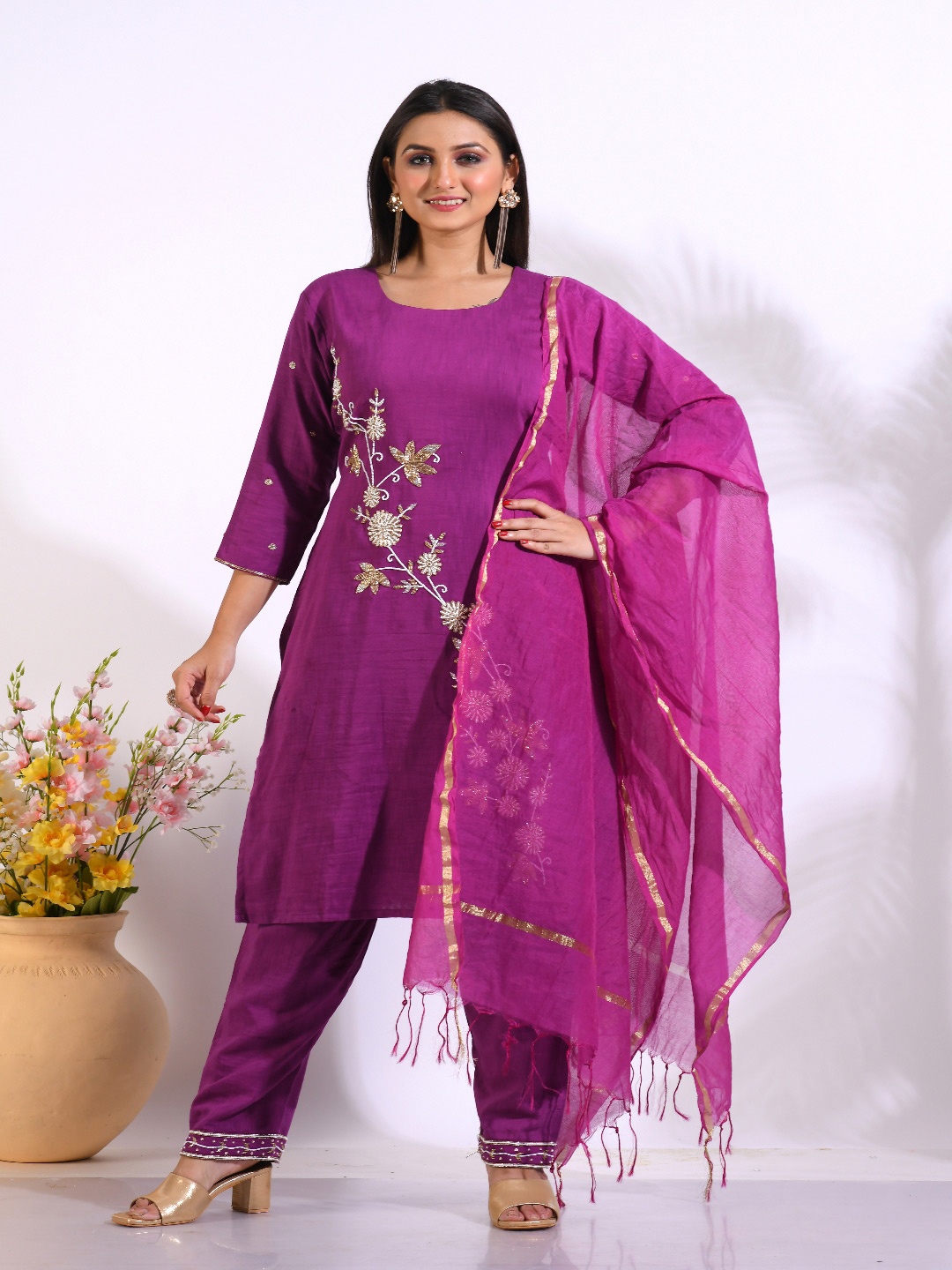 

Morchari Embroidered Linen Straight Kurta & Trousers, Purple
