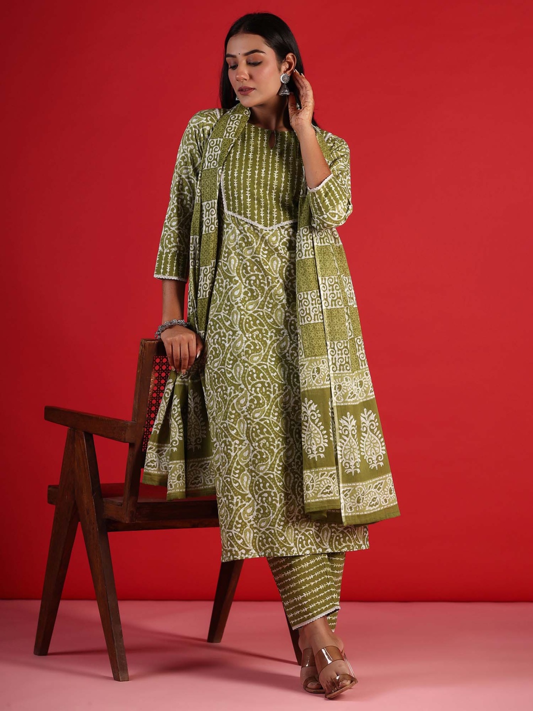 

Indo Era Paisley Printed Regular Pure Cotton Straight Kurta with Trousers & Dupatta, Green