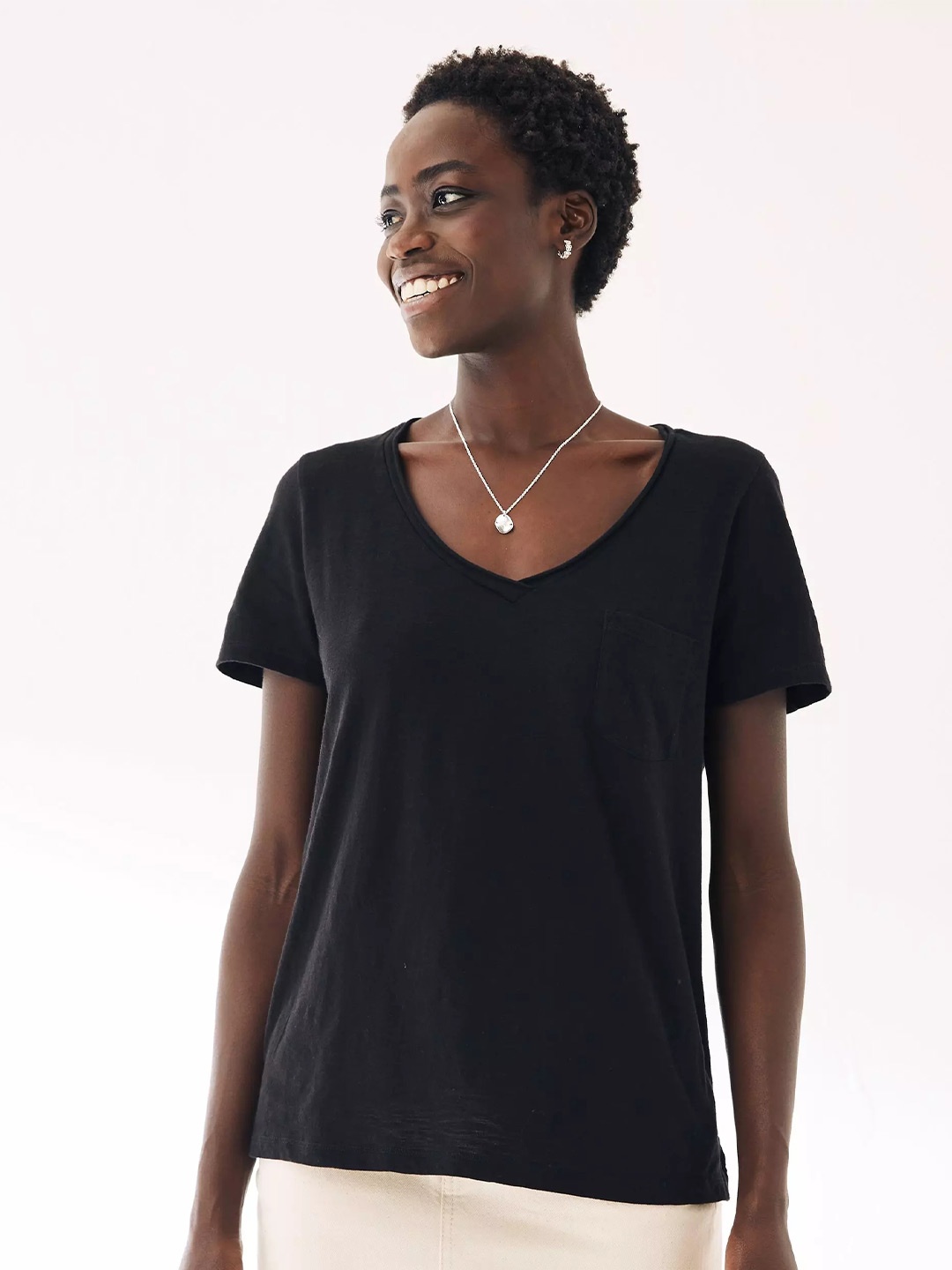 

COLOR CAPITAL Women 2 V-Neck Raw Edge T-shirt, Black