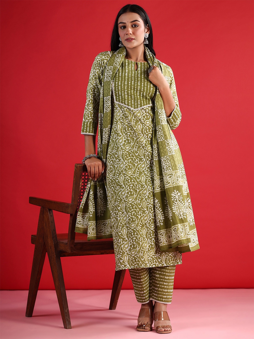 

Indo Era Women Paisley Printed Regular Pure Cotton Kurta with Trousers & With Dupatta, Green