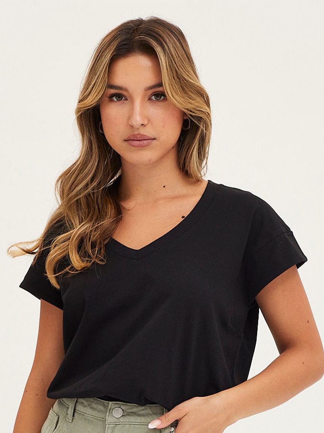 

COLOR CAPITAL Top, Black