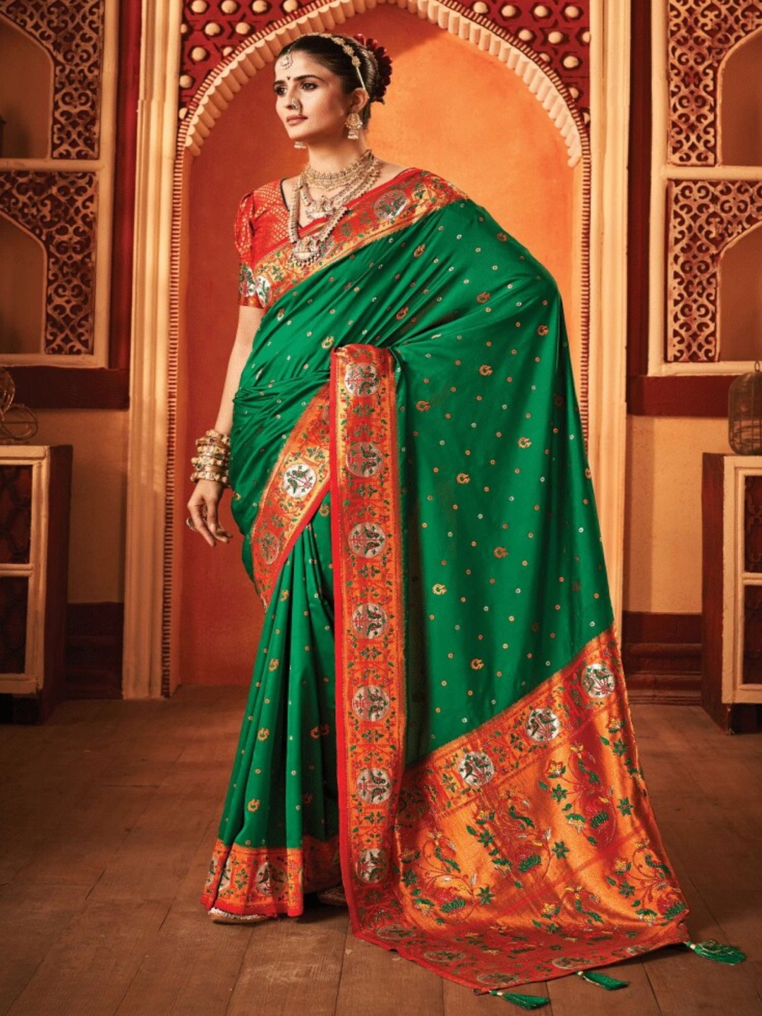 

MySilkLove Ethnic Motif Zari Woven Paithani Saree, Green