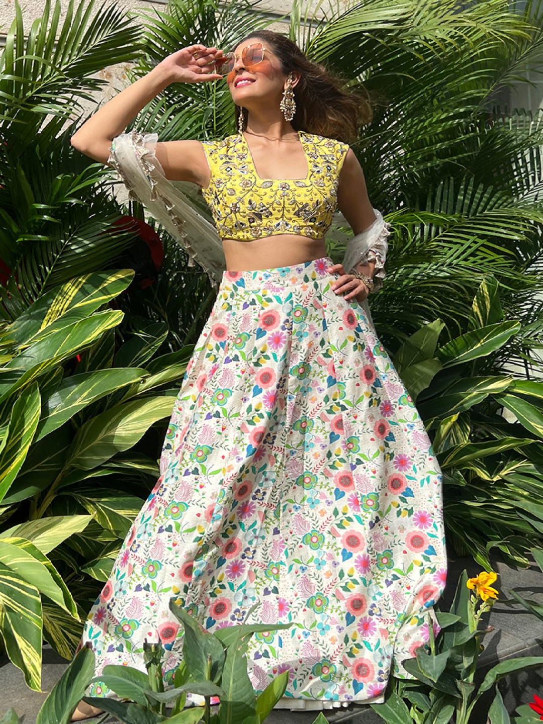 

Payal Singhal Embroidered Beads & Stones Ready to Wear Lehenga & Blouse With Dupatta, Cream