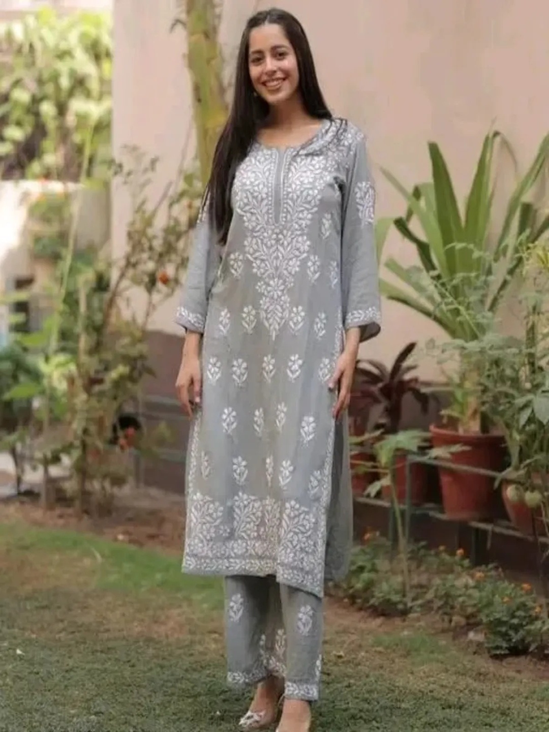 

Rujave Floral Embroidered Chikankari Straight Kurta With Palazzo, Grey