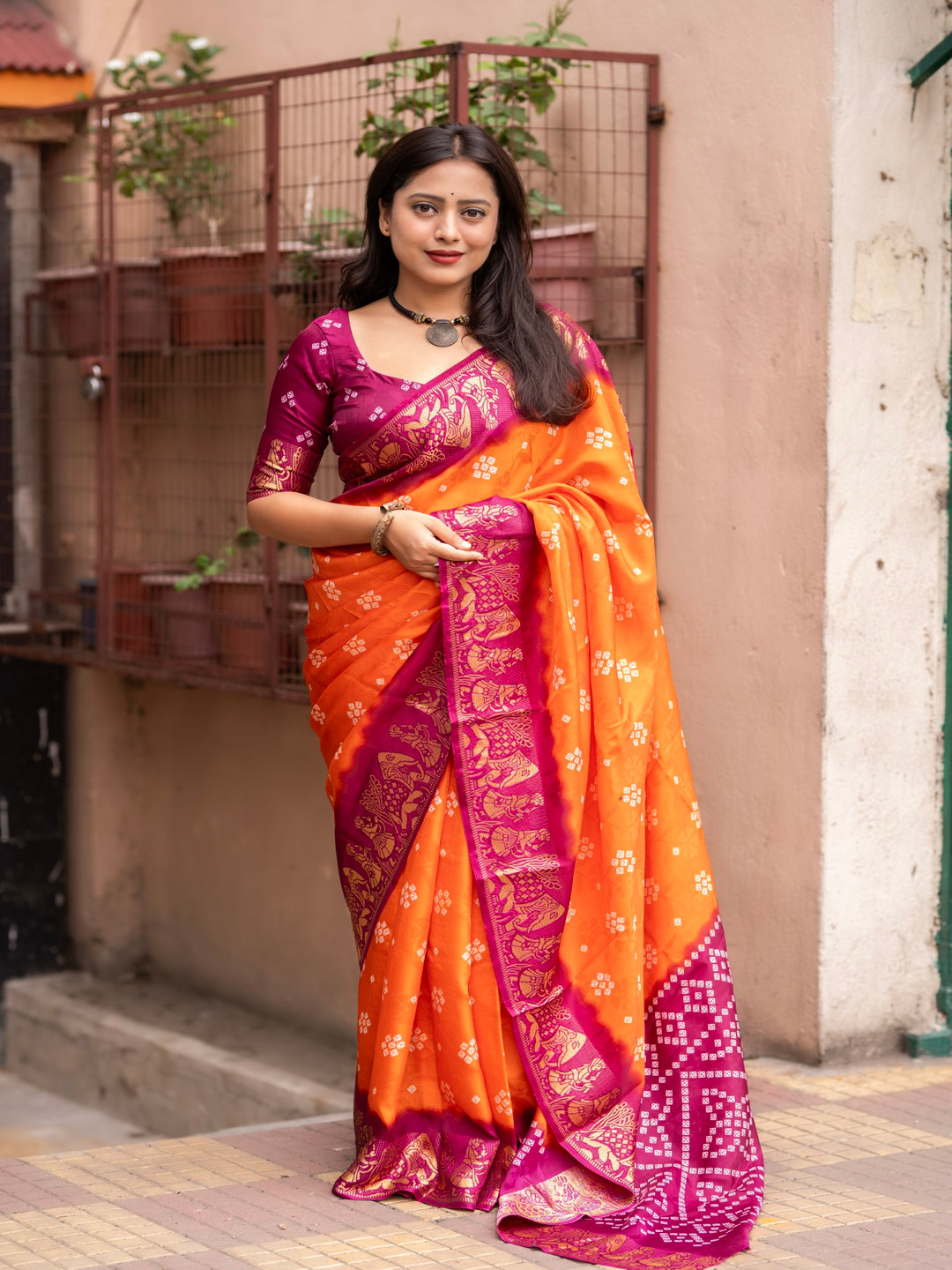 

Panzora Zari Bandhani Saree, Orange