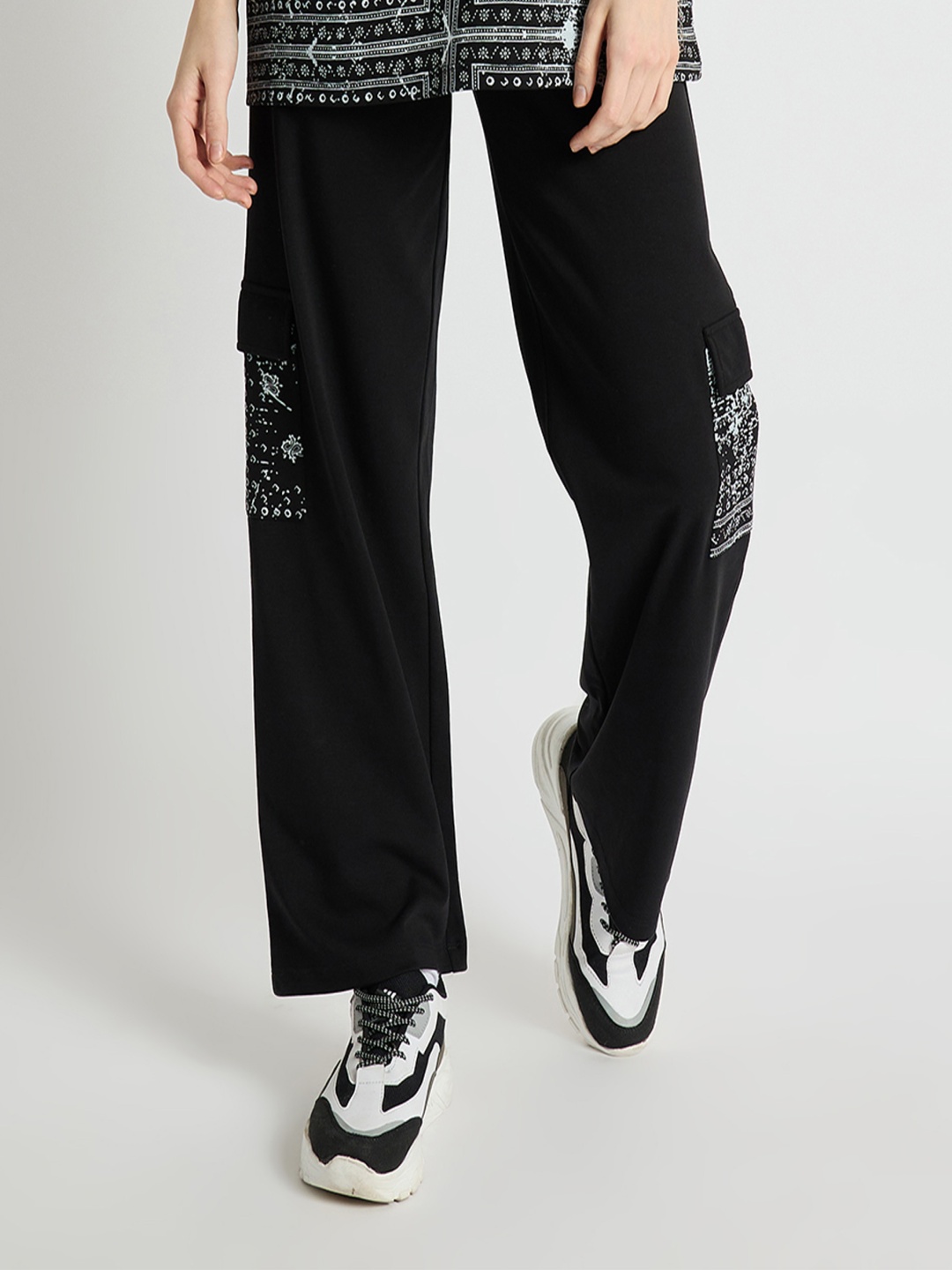 

EDRIO Women Printed Cotton Track Pants, Black