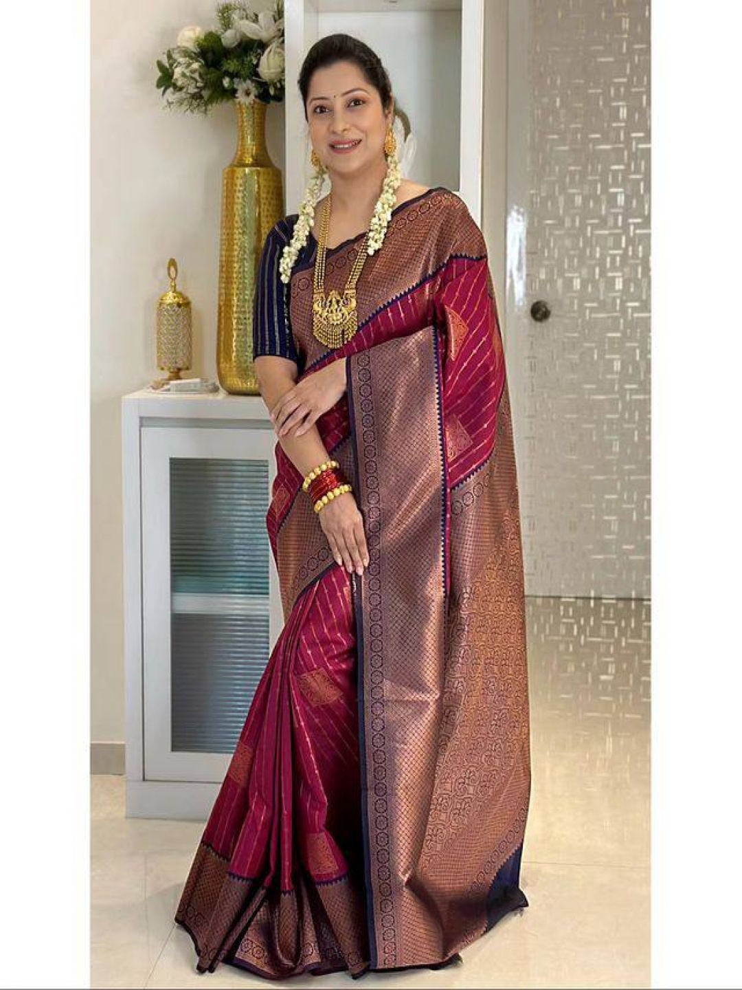 

Upalksh Ethnic Motif Zari Woven Banarasi Saree, Maroon