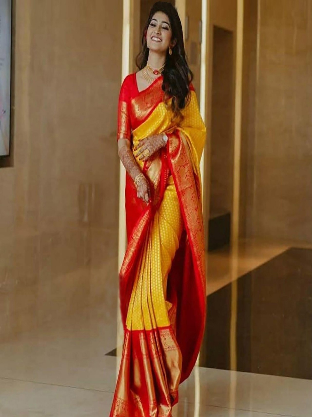 

BerMondsey Woven Design Zari Banarasi Saree, Yellow