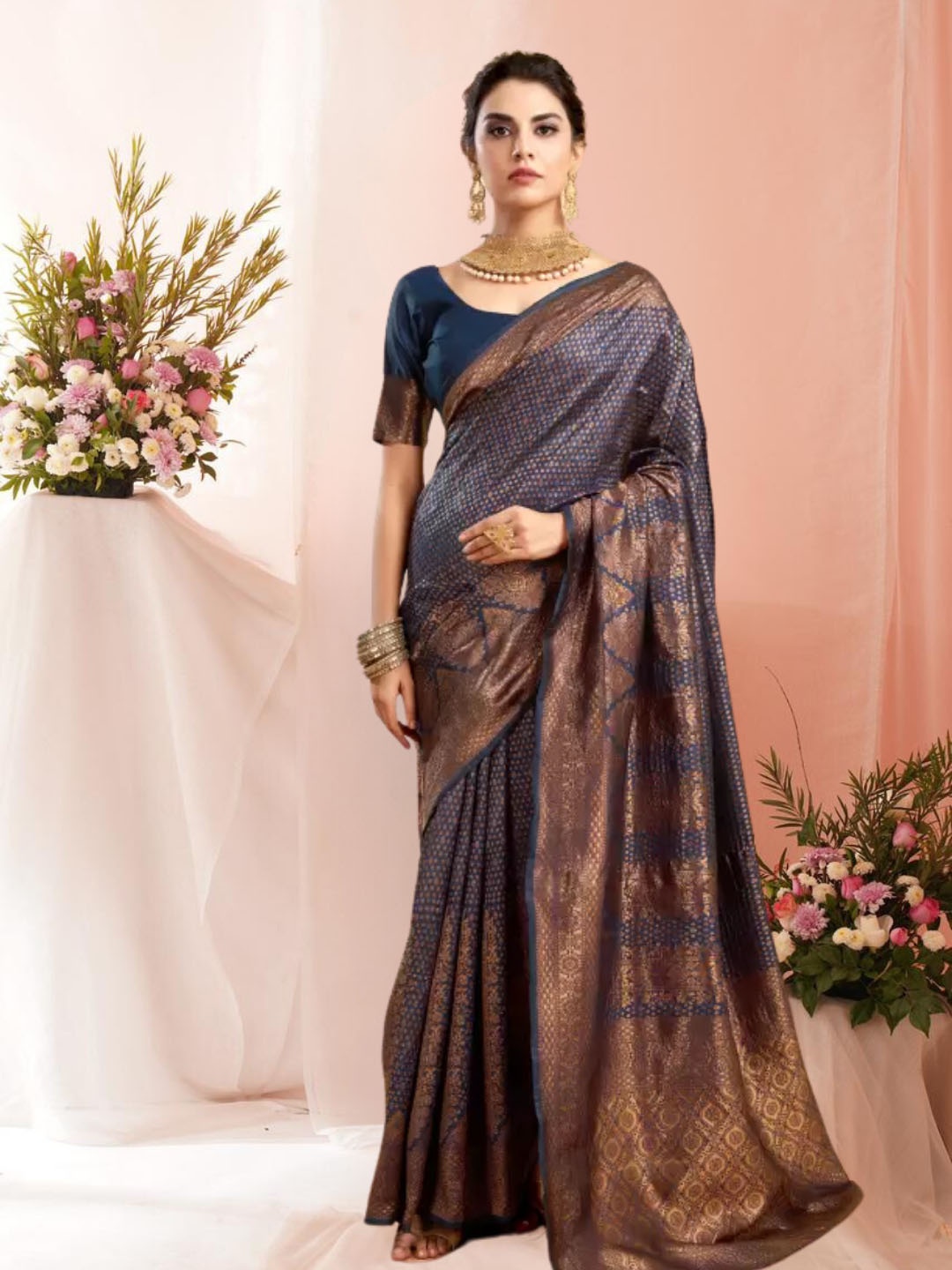 

MAGMINA Floral Zari Art Silk Kanjeevaram Saree, Blue