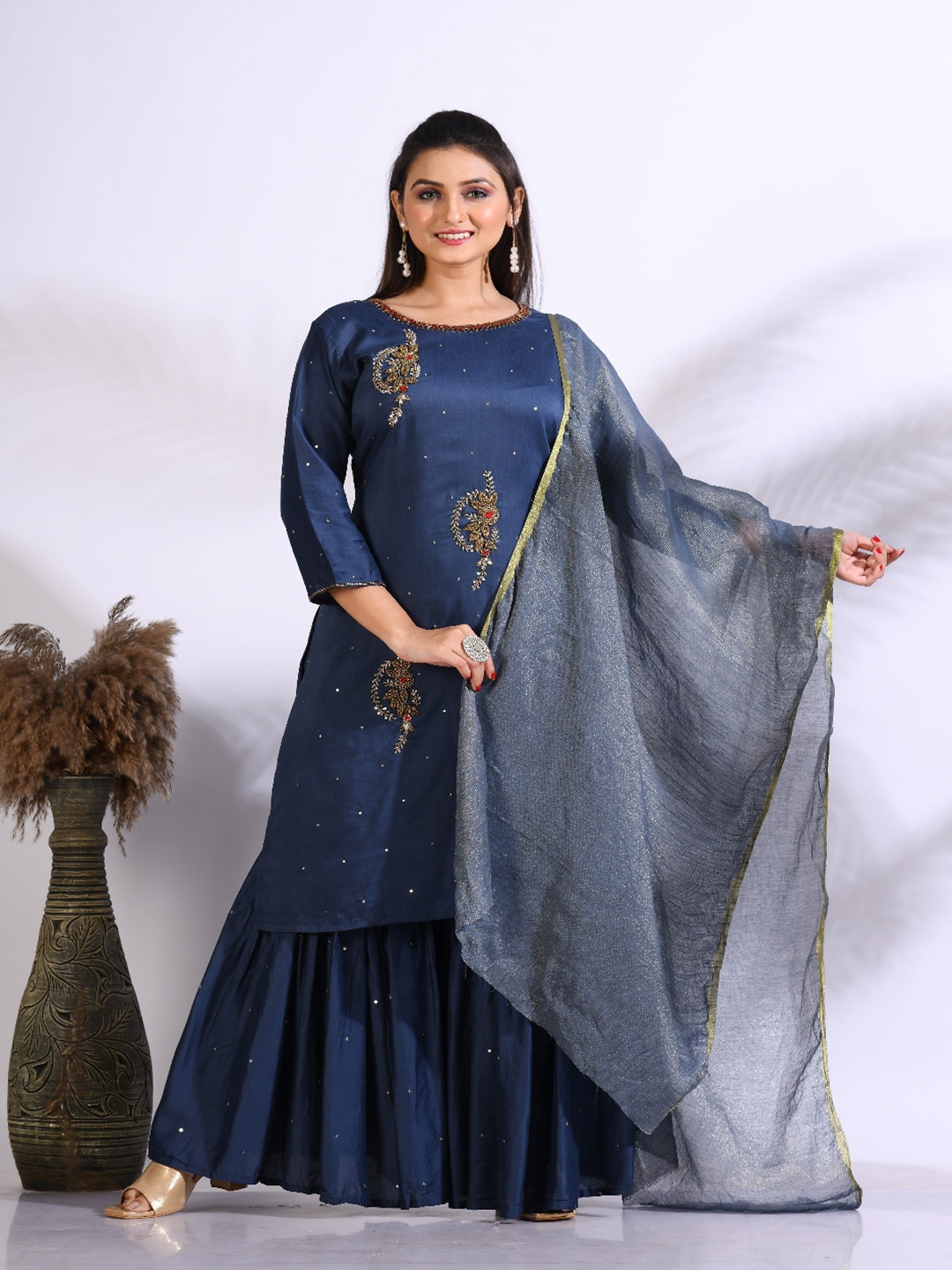 

Morchari Embroidered Pure Silk Kurta Set, Blue