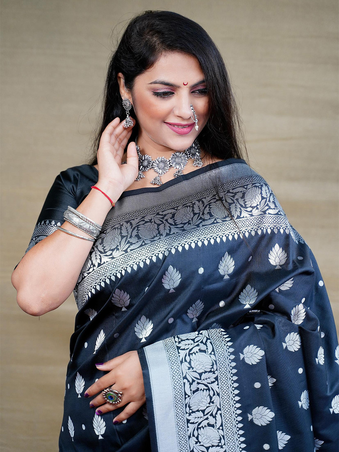 

Royal Rajgharana Saree Woven Design Zari Pure Silk Banarasi Saree, Black