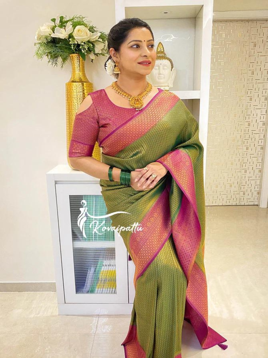 

revika Woven Design Zari Pure Silk Kanjeevaram Saree, Green