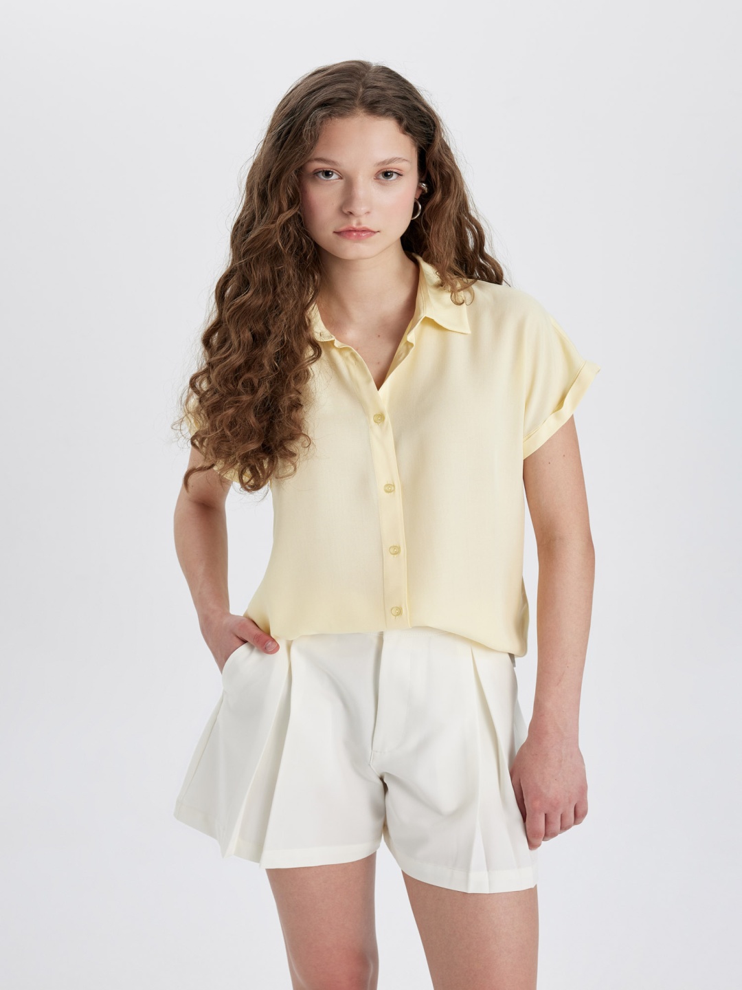 

DeFacto Extended Sleeves Casual Shirt, Yellow