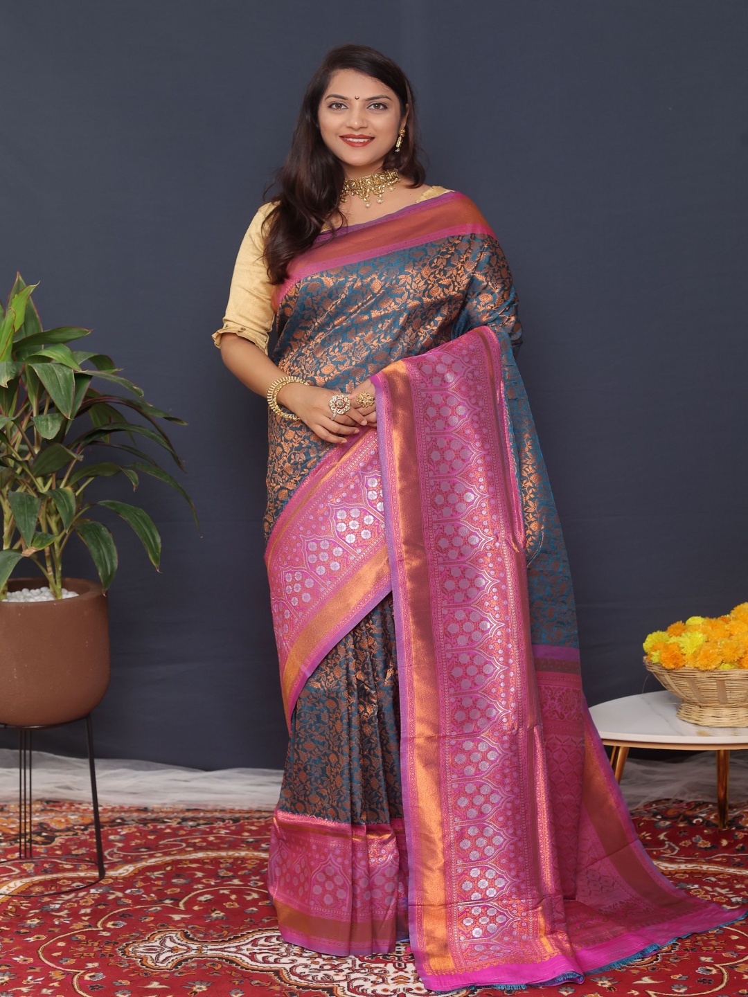 

Royal Rajgharana Ethnic Motif Zari Woven Pure Silk Banarasi Sarees, Teal