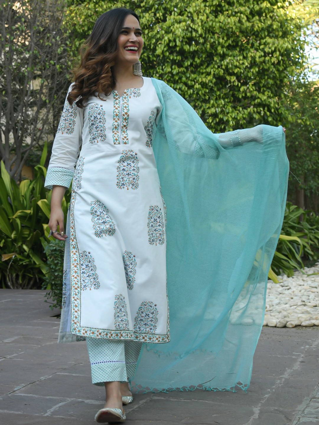 

KALINI Floral Printed Regular Straight Kurta With Trousers & Dupatta, Blue