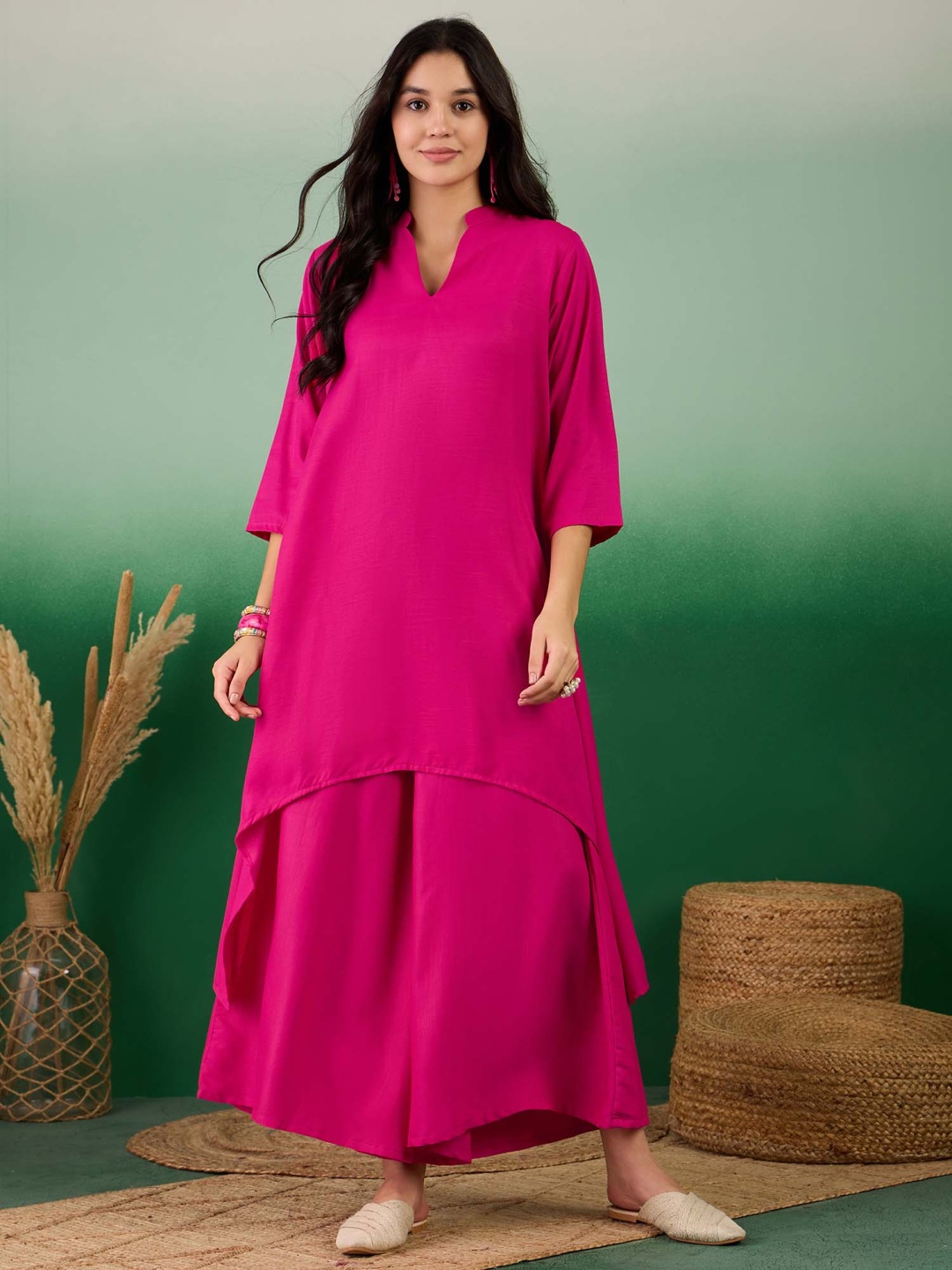 

Sangria Fuchsia Mandarin Collar A-Line Kurta With Palazzo