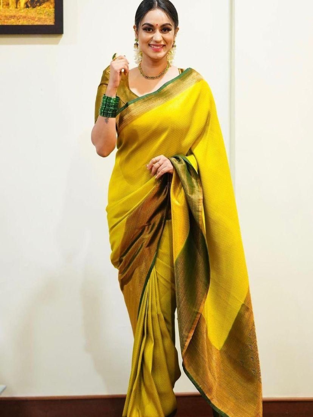 

AVANTIKA FASHION Woven Design Zari Banarasi Saree, Yellow