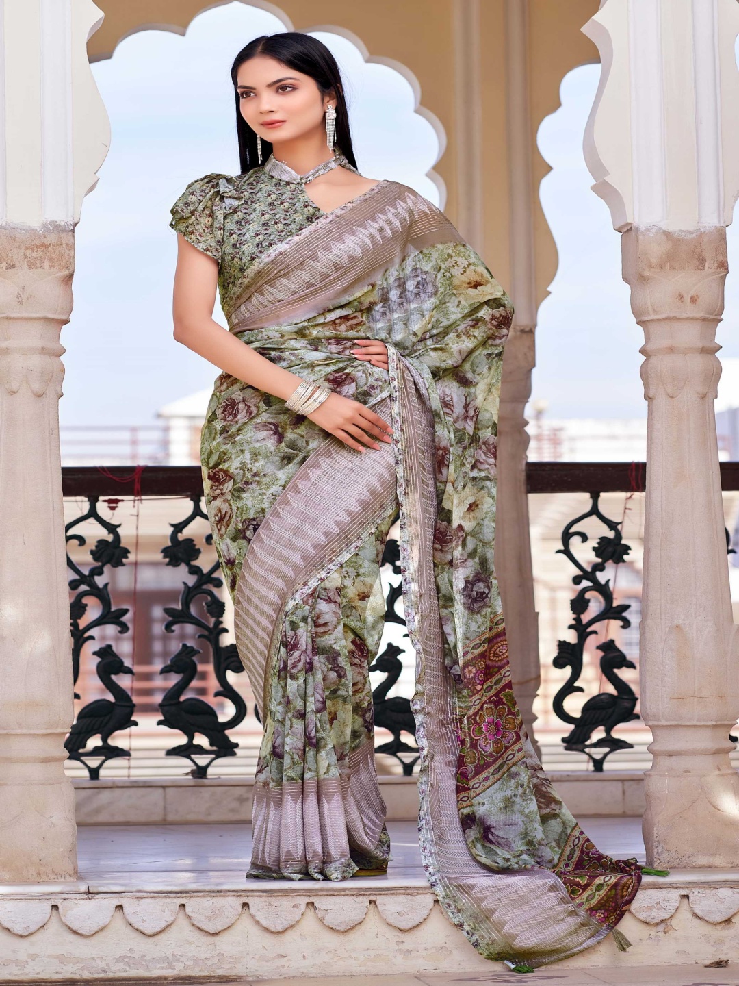 

Panzora Floral Sequinned Saree, Green