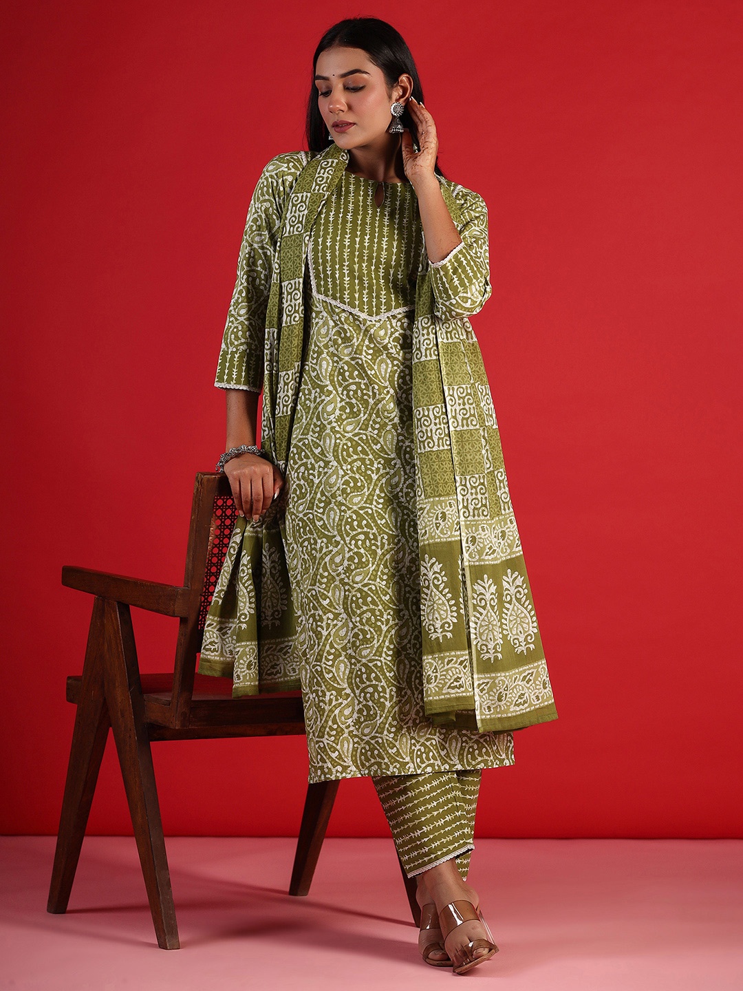 

Indo Era Women Paisley Printed Regular Pure Cotton Kurta with Trousers & With Dupatta, Green