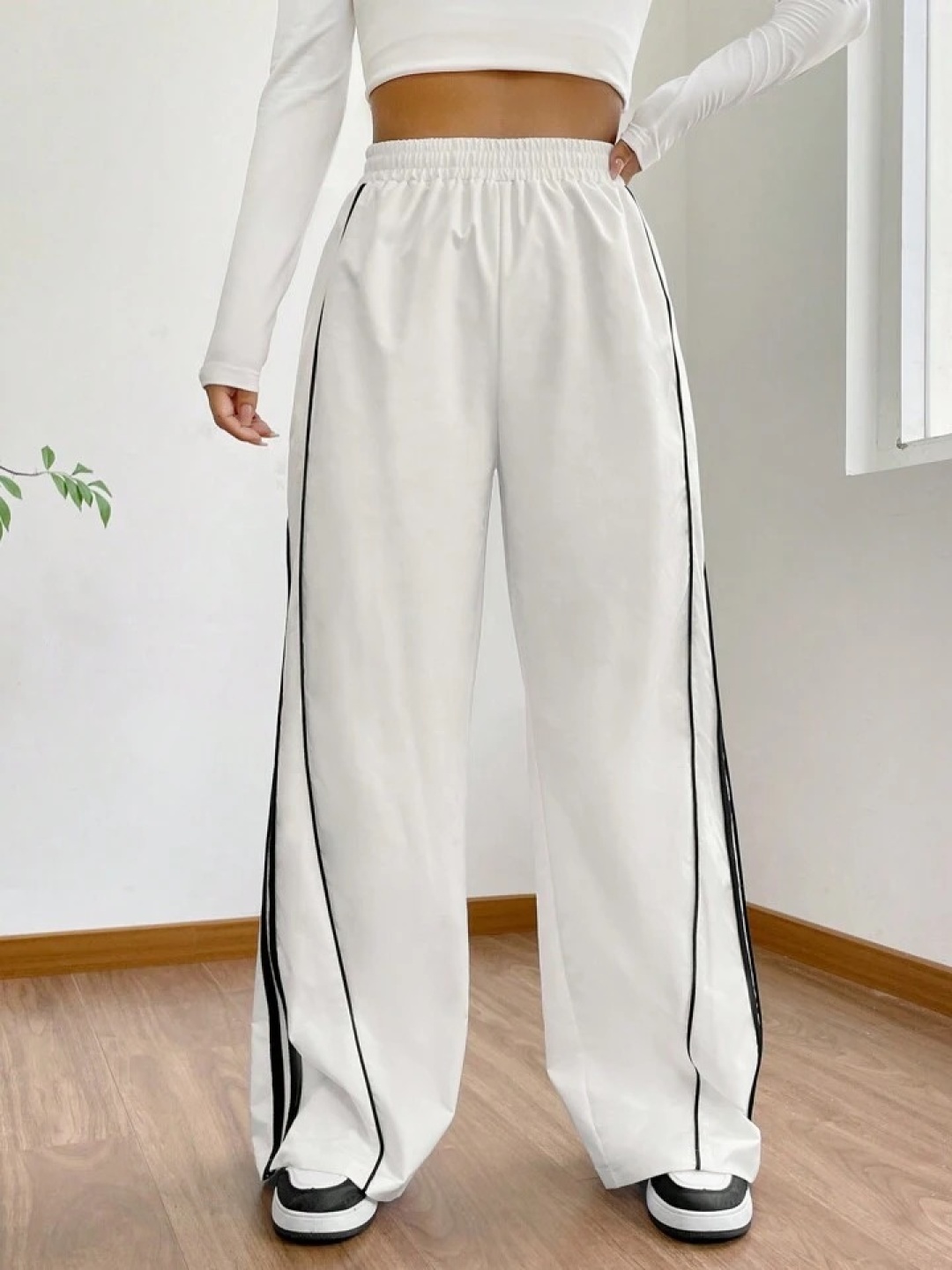 

TABADTOD Women Relaxed Loose Fit Trousers, White