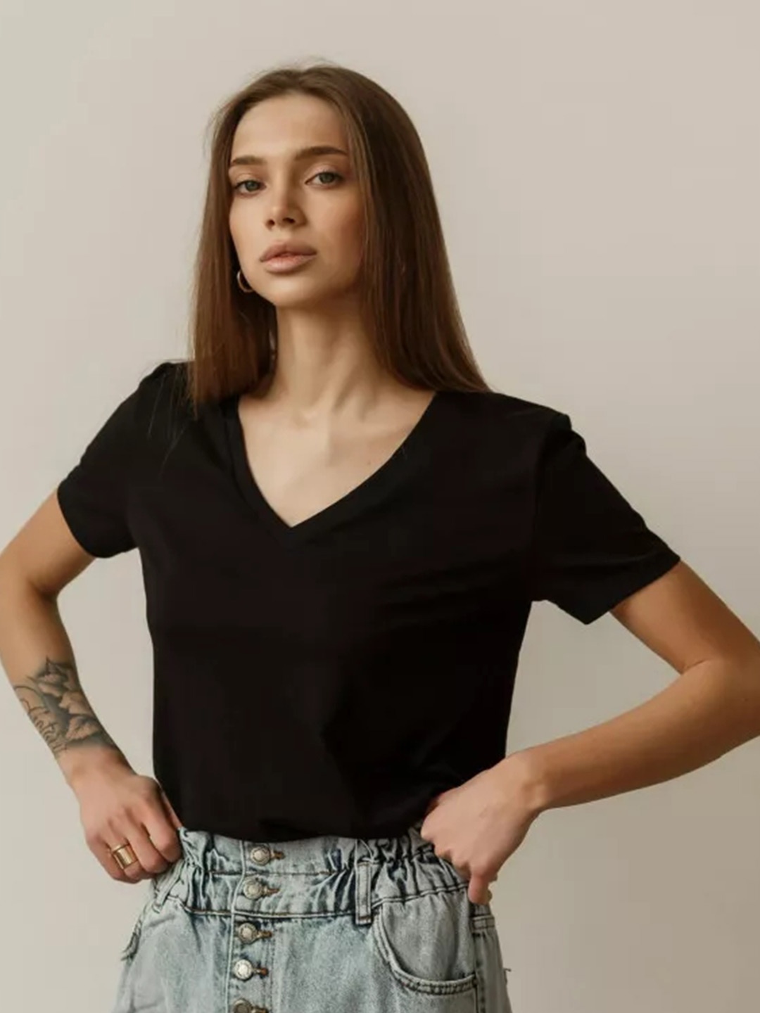 

COLOR CAPITAL Top, Black