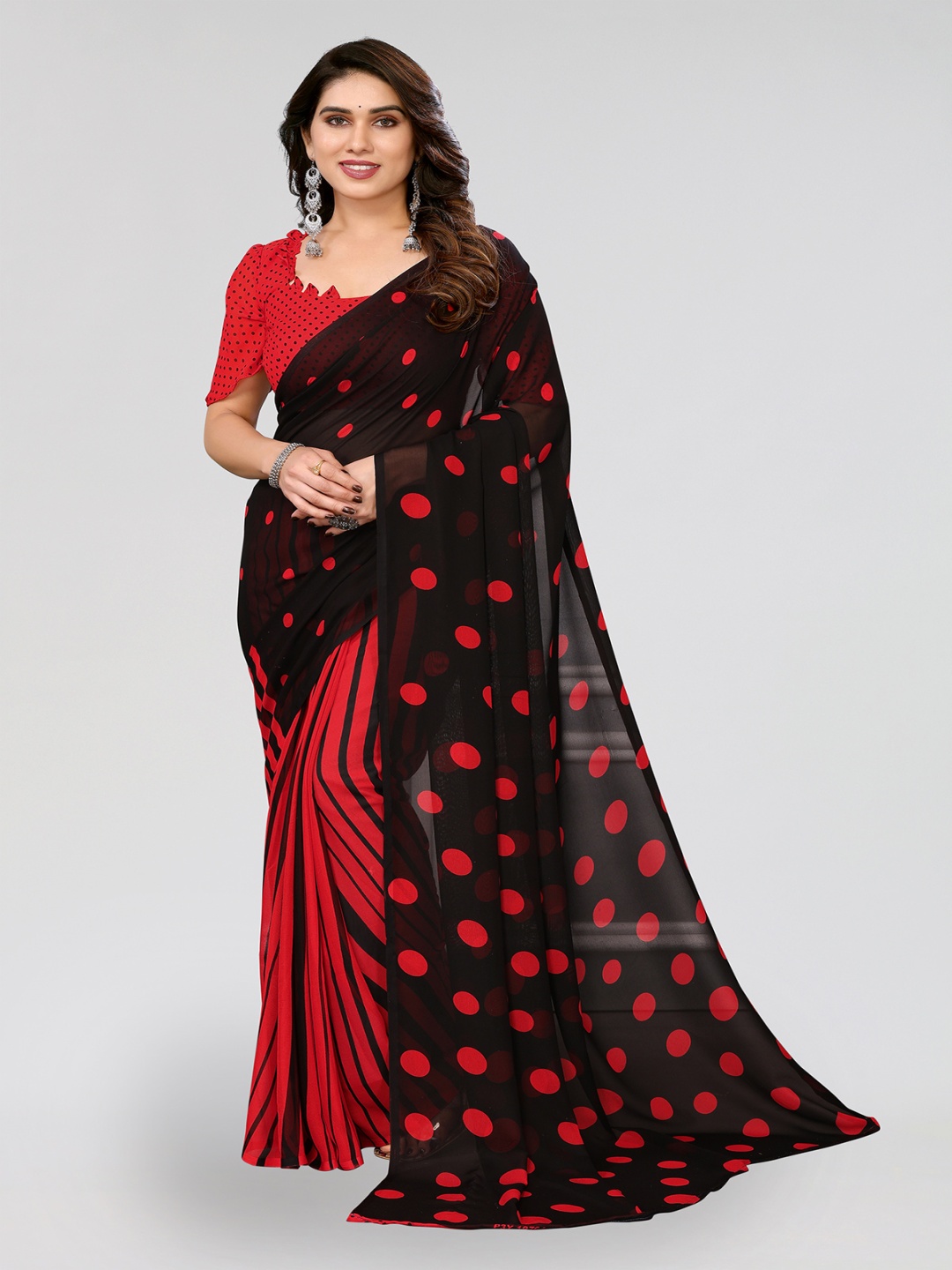 

ANAND SAREES Floral Printed, Black