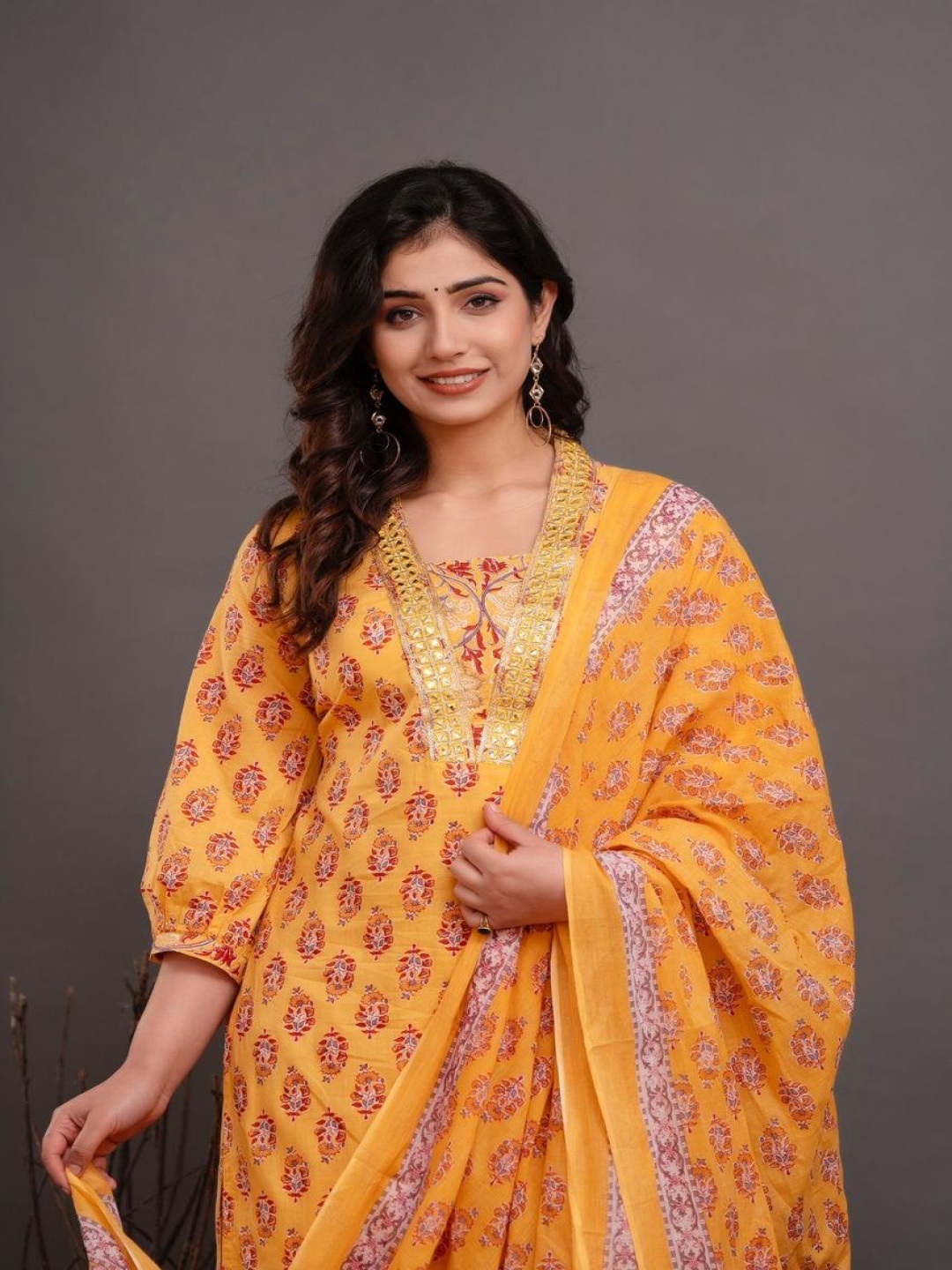 

Kesarya Floral Printed Pure Cotton Kurta with Trousers & Dupatta, Yellow