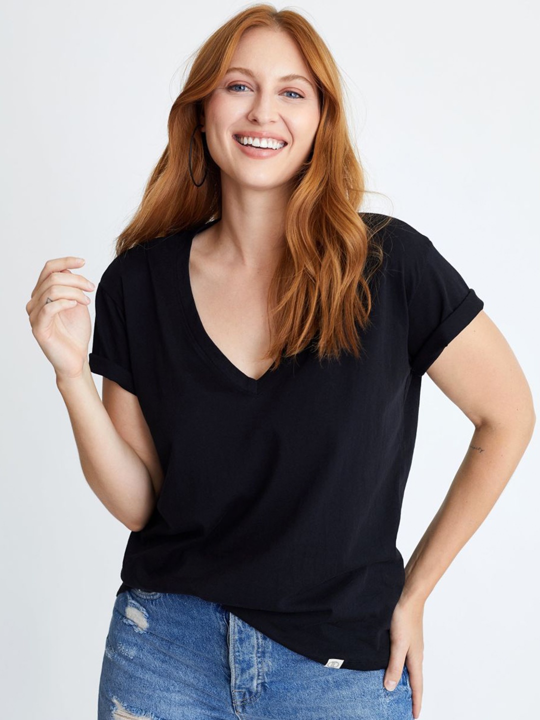 

COLOR CAPITAL Extended Sleeves Top, Black