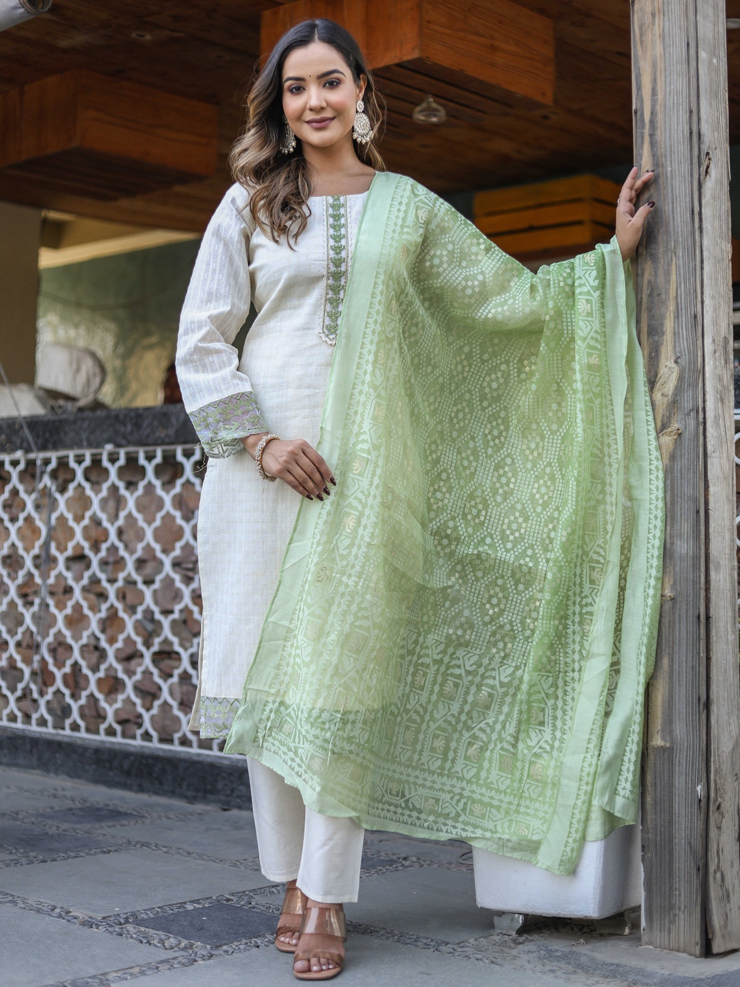 

Girly Girls Floral Embroidered Straight Pure Cotton Kurta With Palazzos And Dupatta, Green