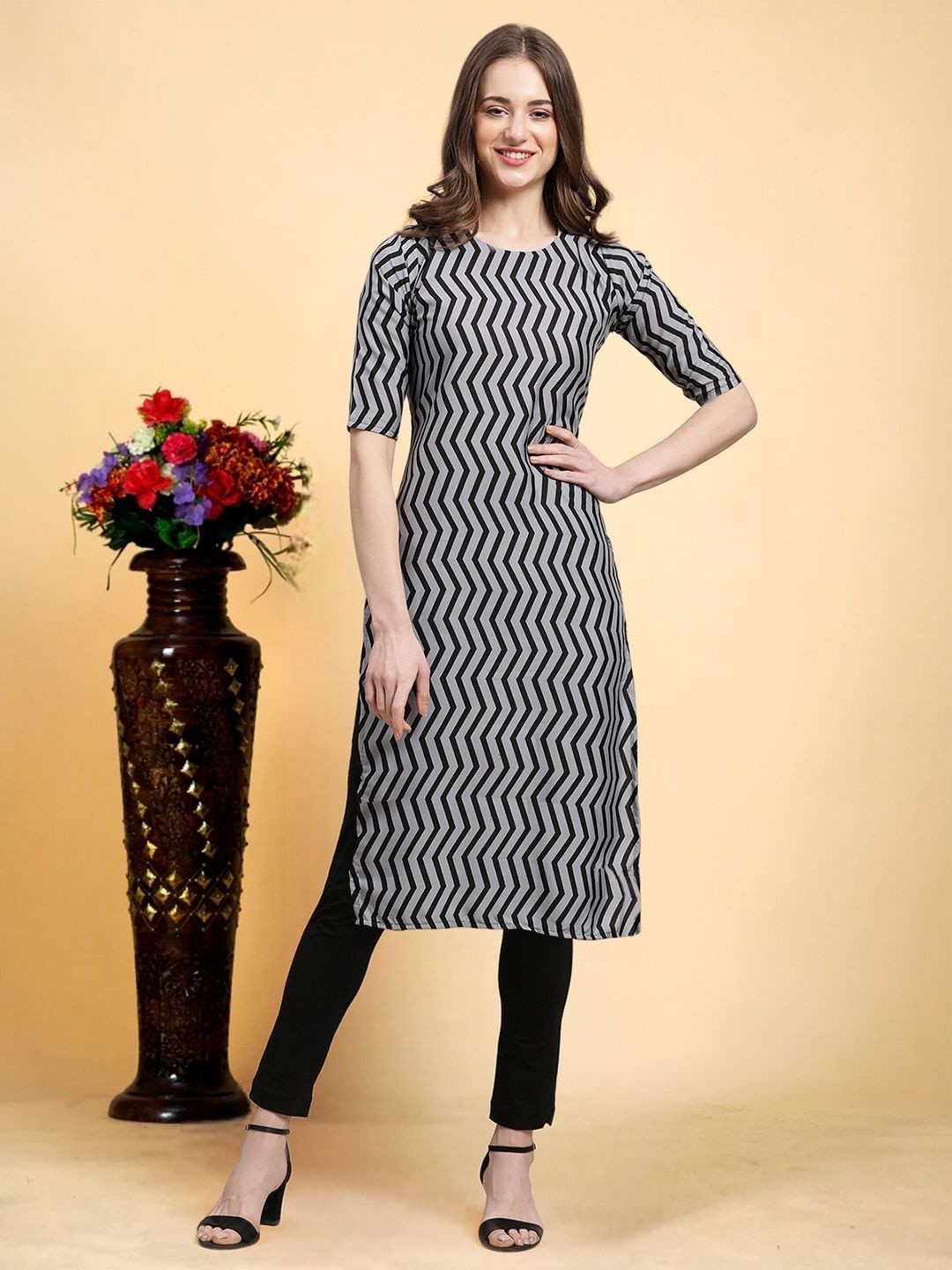 

7Threads Chevron Printed Crepe Straight Kurta, Black