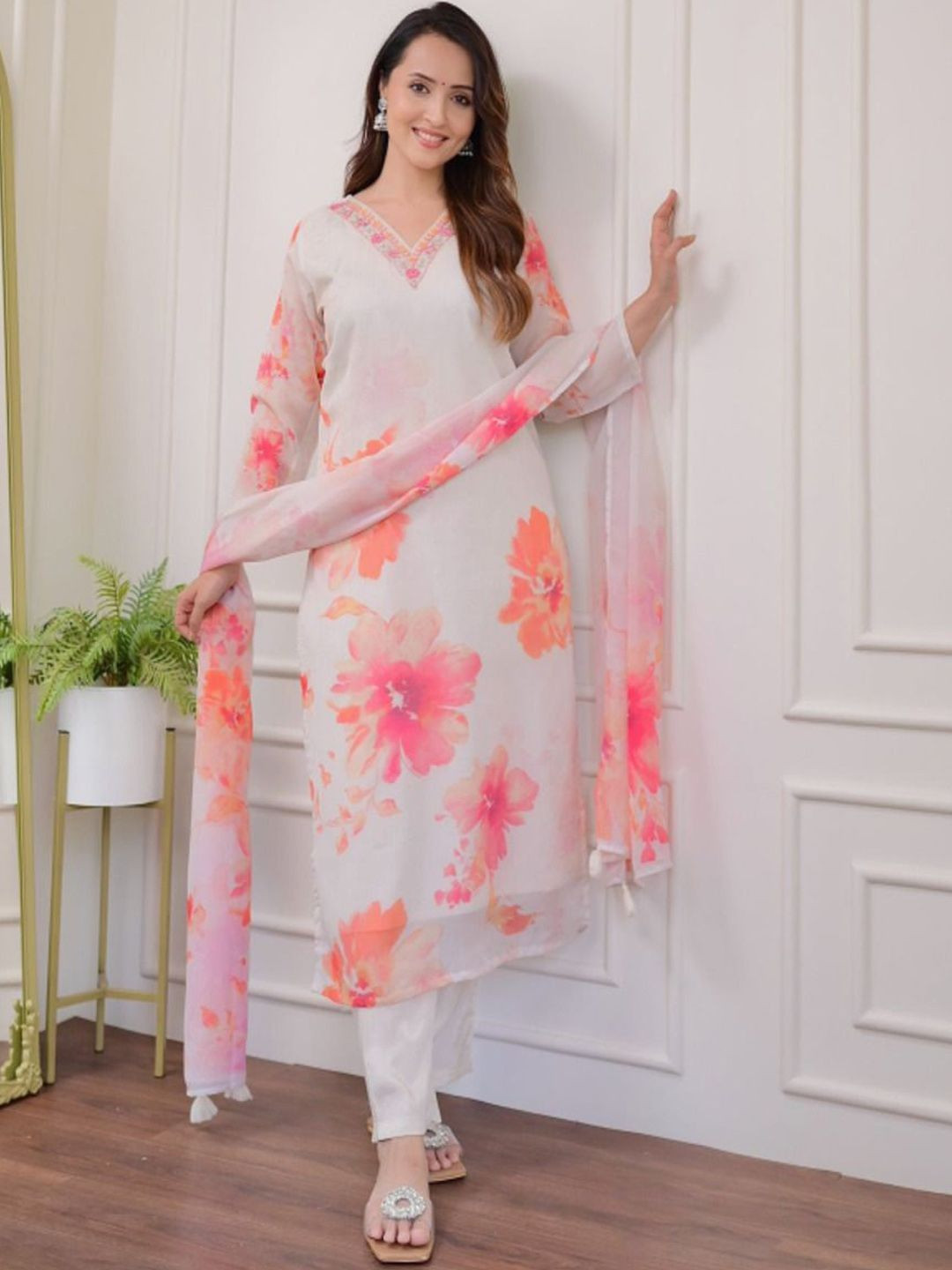 

REALLTREND Floral Printed Embroidered V-Neck Straight Kurta With Trouser And Dupatta, Off white