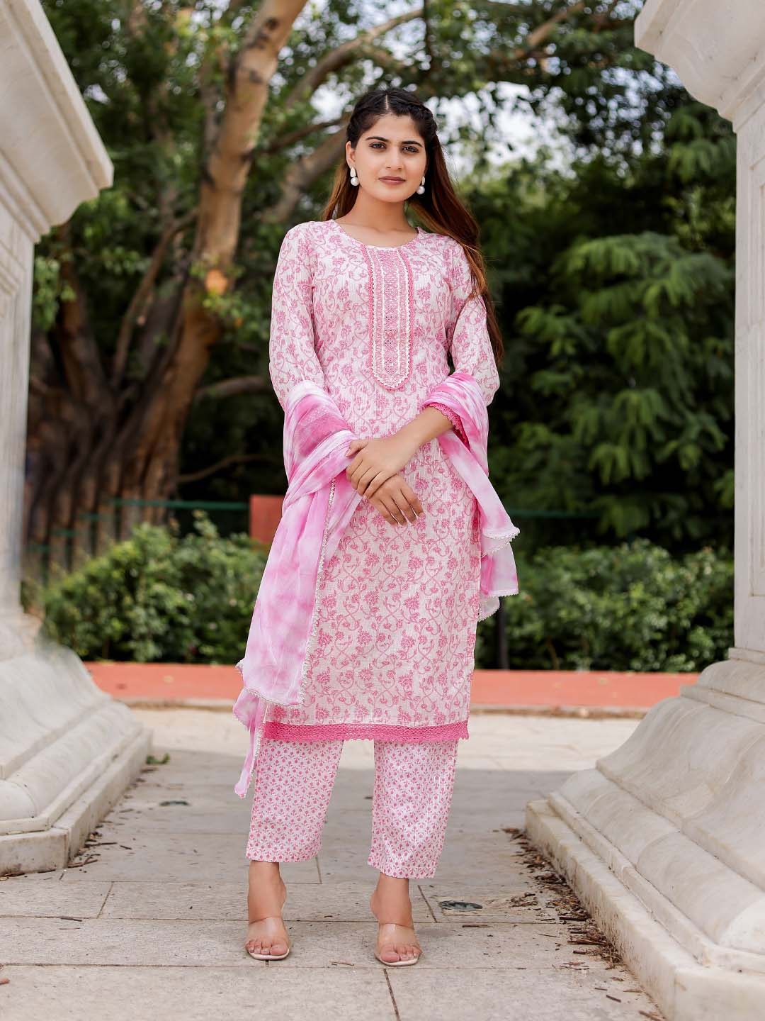 

Chandbaali Women Floral Printed Regular Pure Cotton Kurta with Palazzos & With Dupatta, Pink