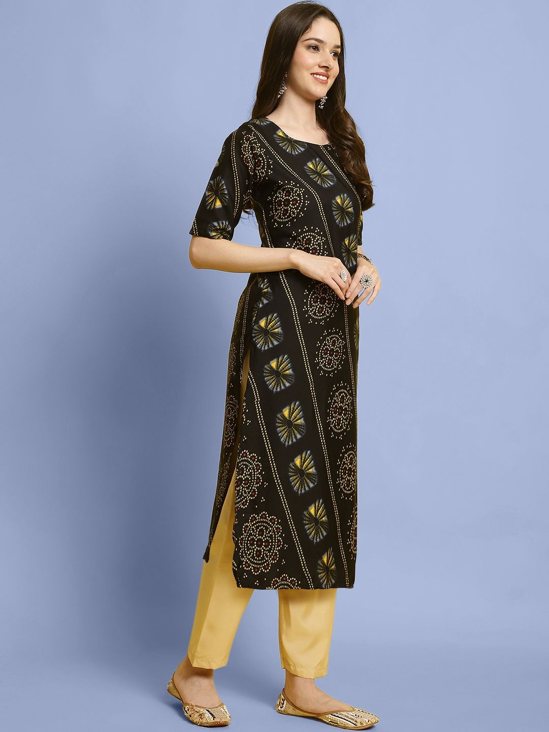 

7Threads Bandhani Printed Straight Round-Neck Kurta With Trouser, Black