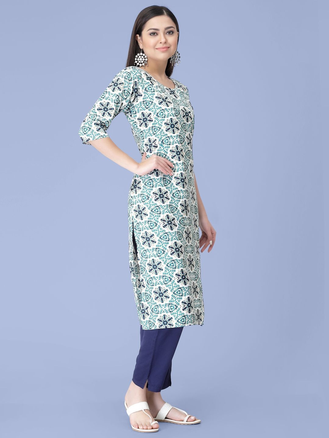 

7Threads Floral Printed Round Neck Straight Kurta with Trousers, Green