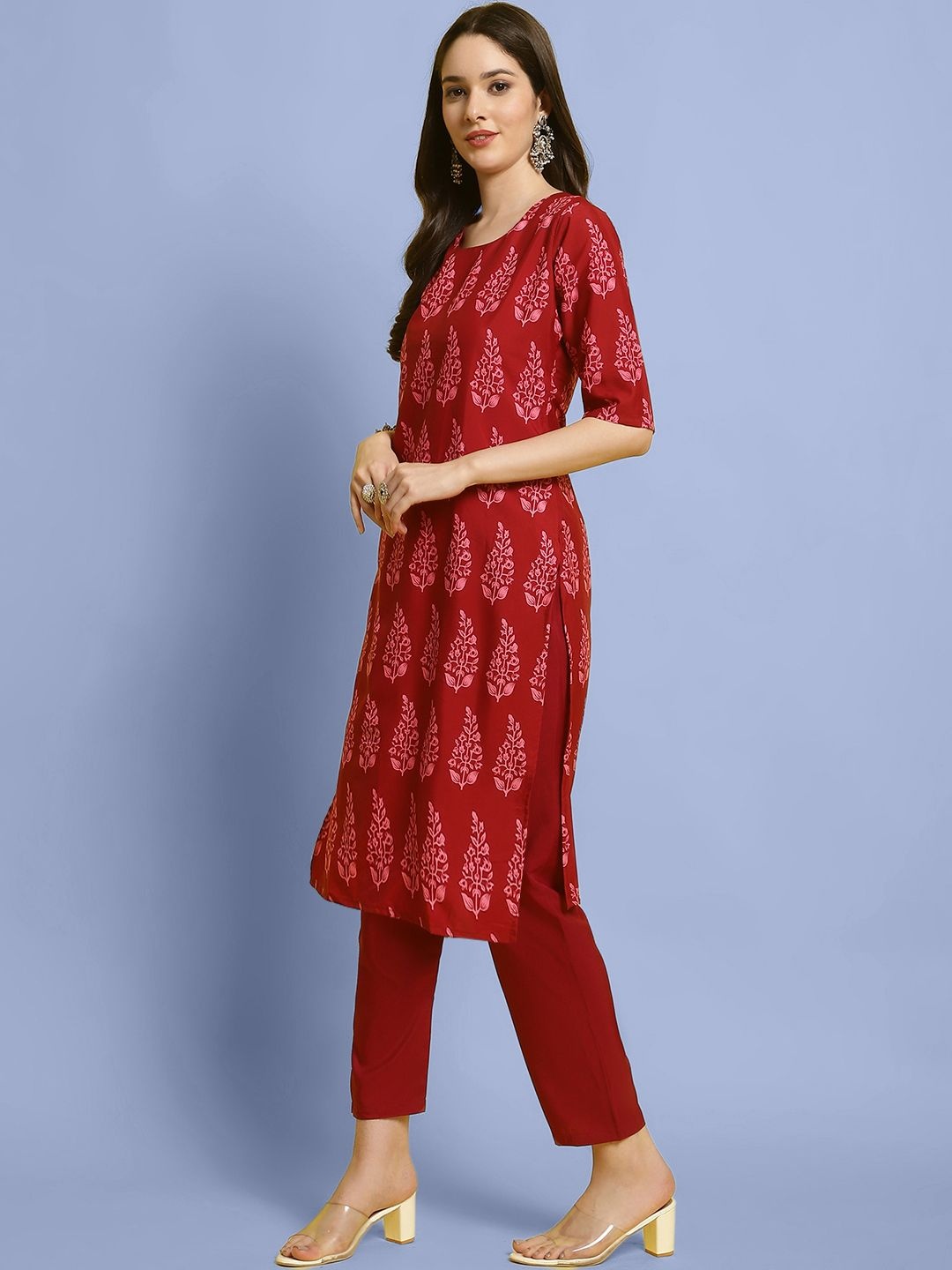 

7Threads Ethnic Motifs Printed Round Neck Straight Kurta With Trousers, Red